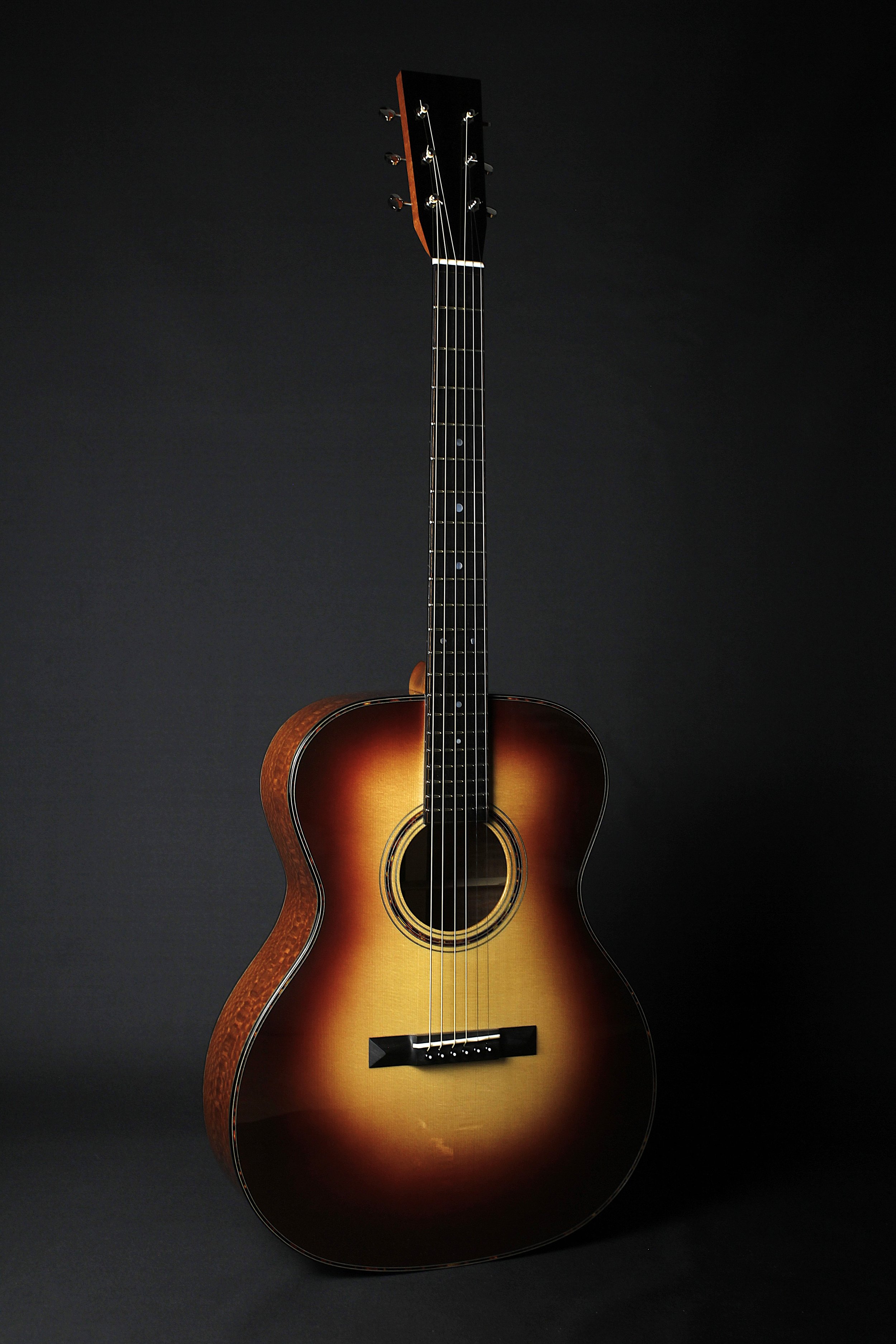 OM - Schweizer Mondfichte, Lacewood - Old Growth Guitars