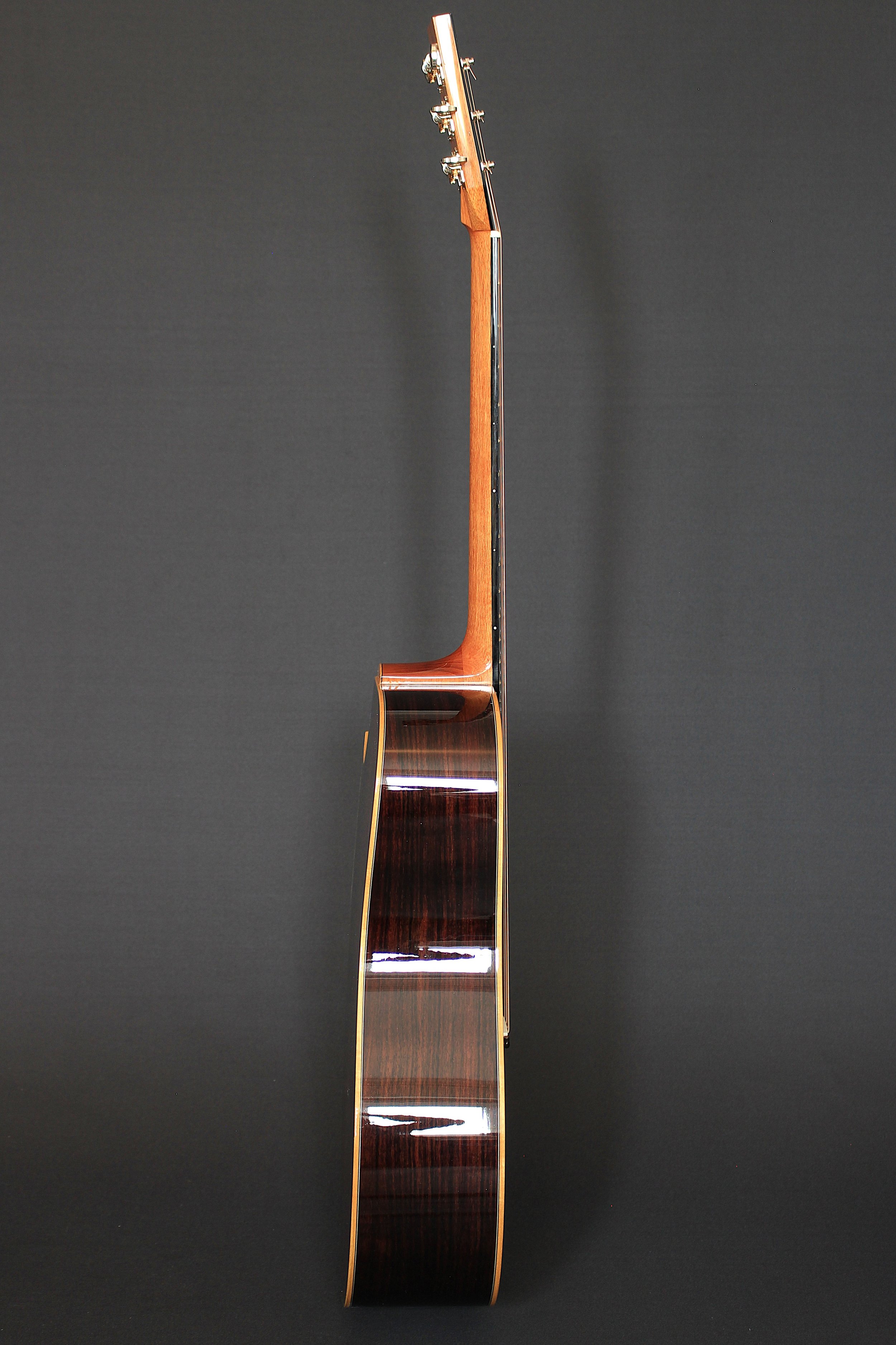 Dreadnought Cut Away - Schweizer Mondfichte, Ostindischer Palisander, K&K Trinity Pro - Old Growth Guitars