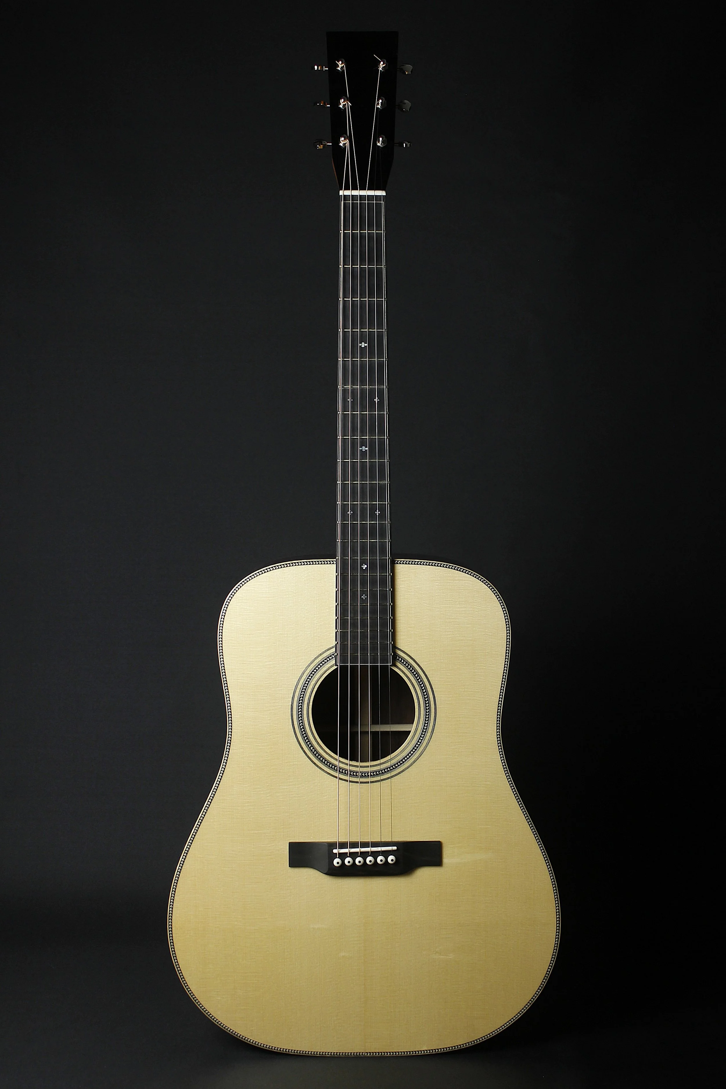 Dreadnought - Schweizer Mondfichte, Madagaskar Palisander - Old Growth Guitars