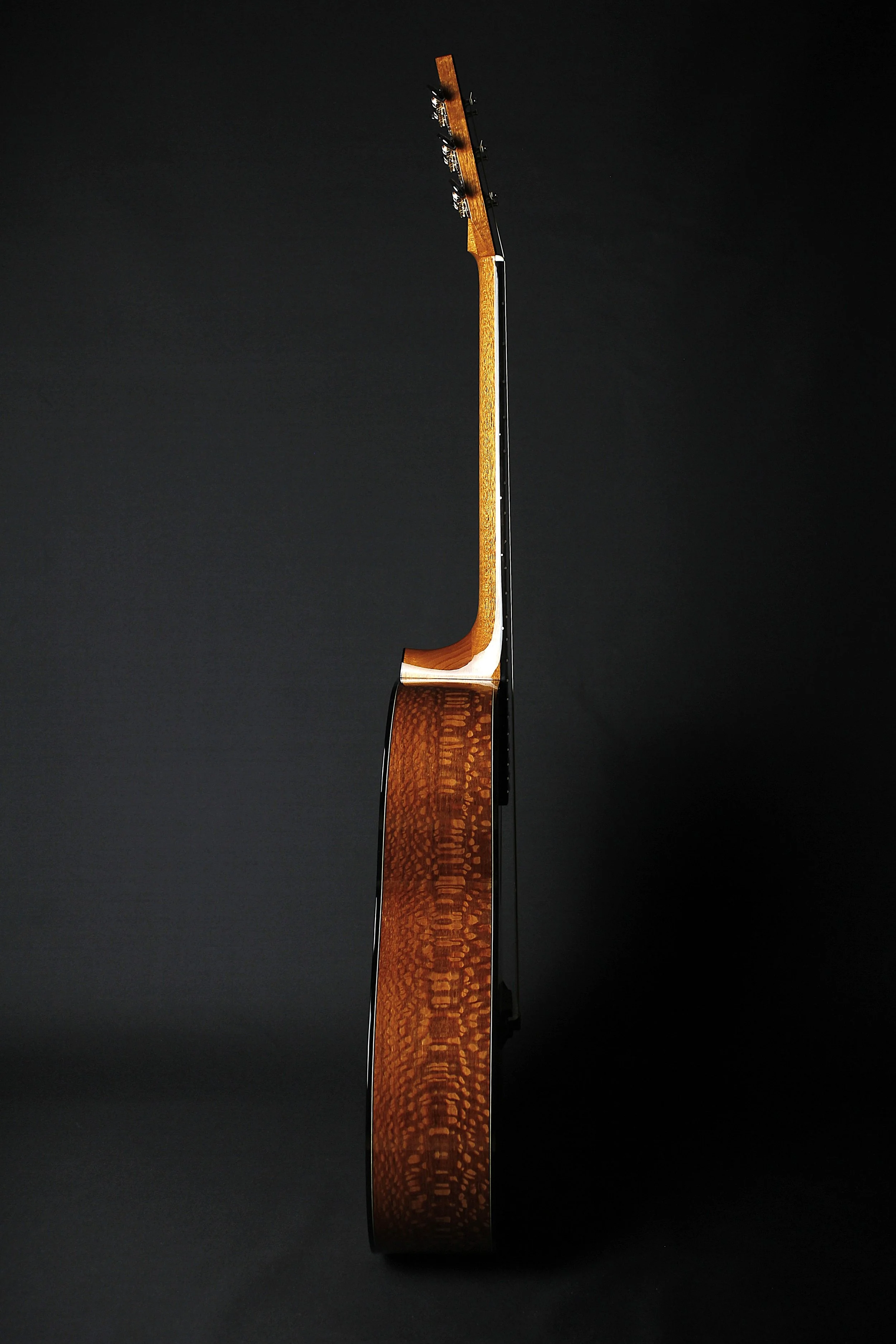 OM - Schweizer Mondfichte, Lacewood - Old Growth Guitars