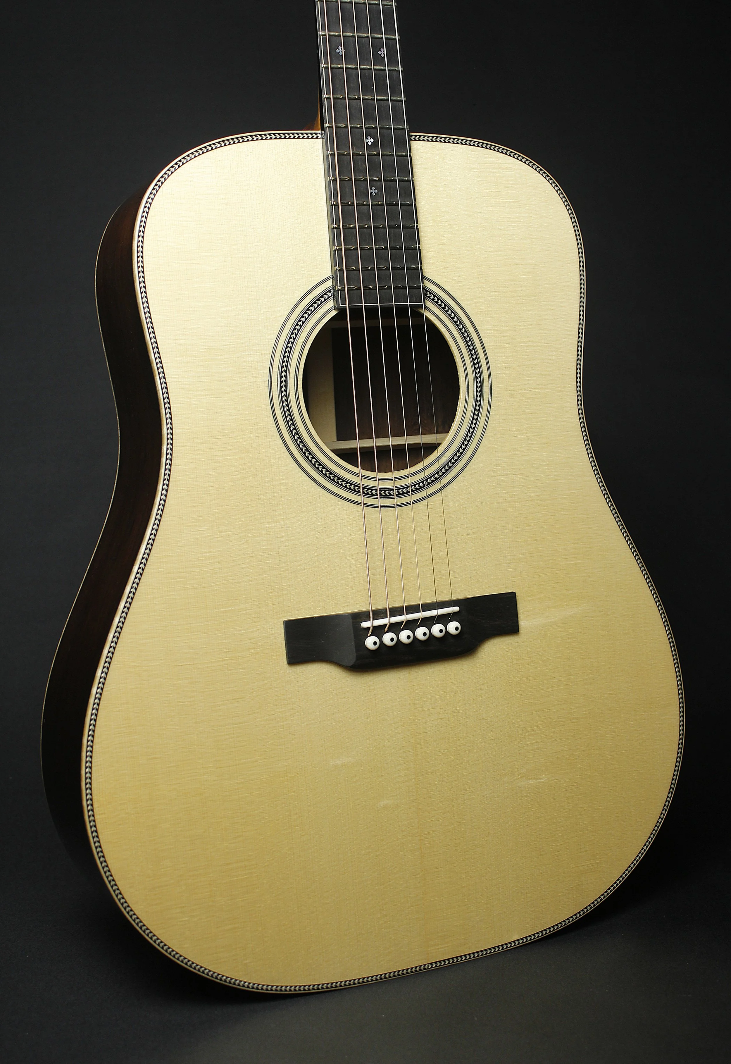 Dreadnought - Schweizer Mondfichte, Madagaskar Palisander - Old Growth Guitars