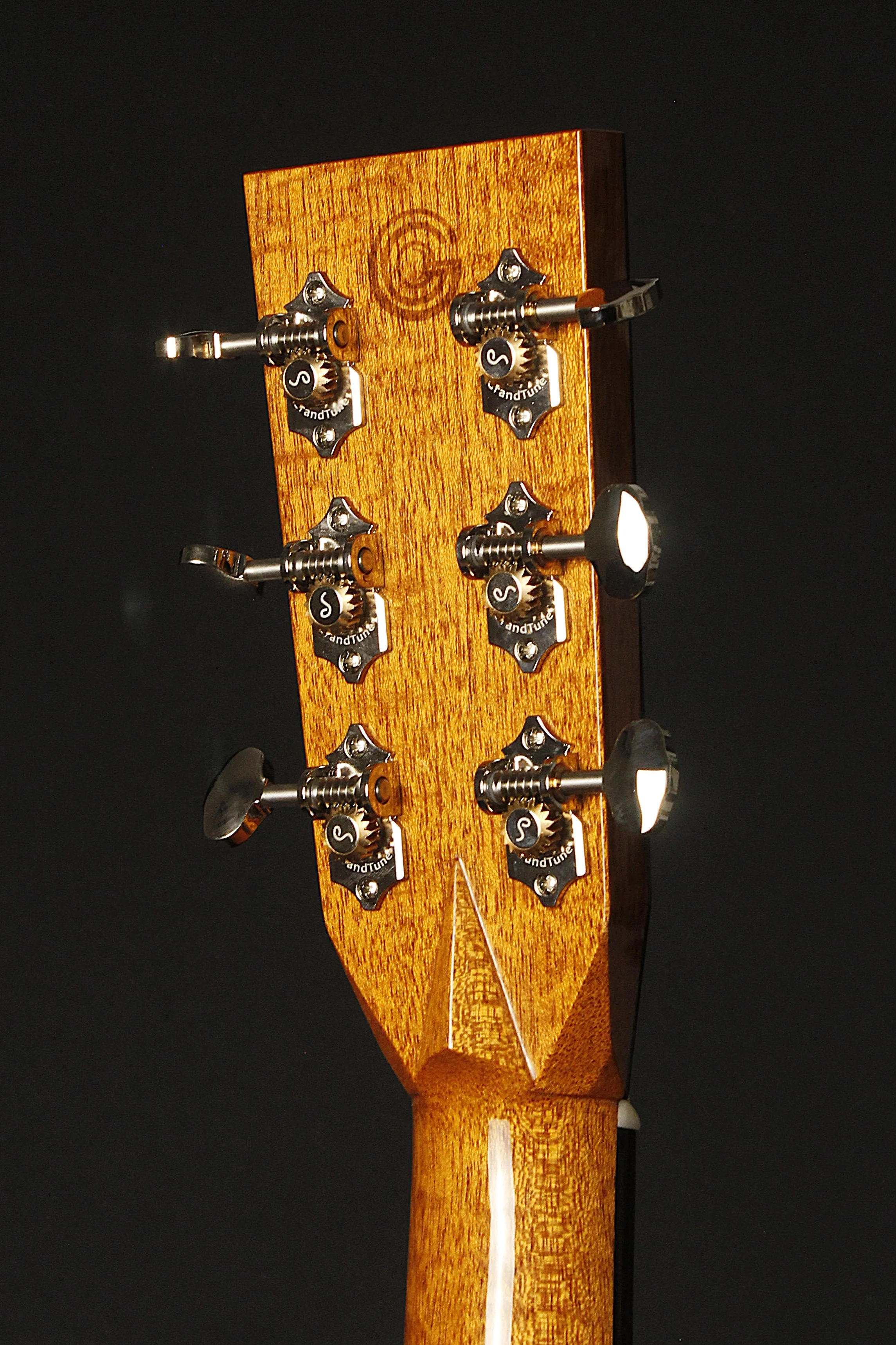 OM - Schweizer Mondfichte, Lacewood - Old Growth Guitars