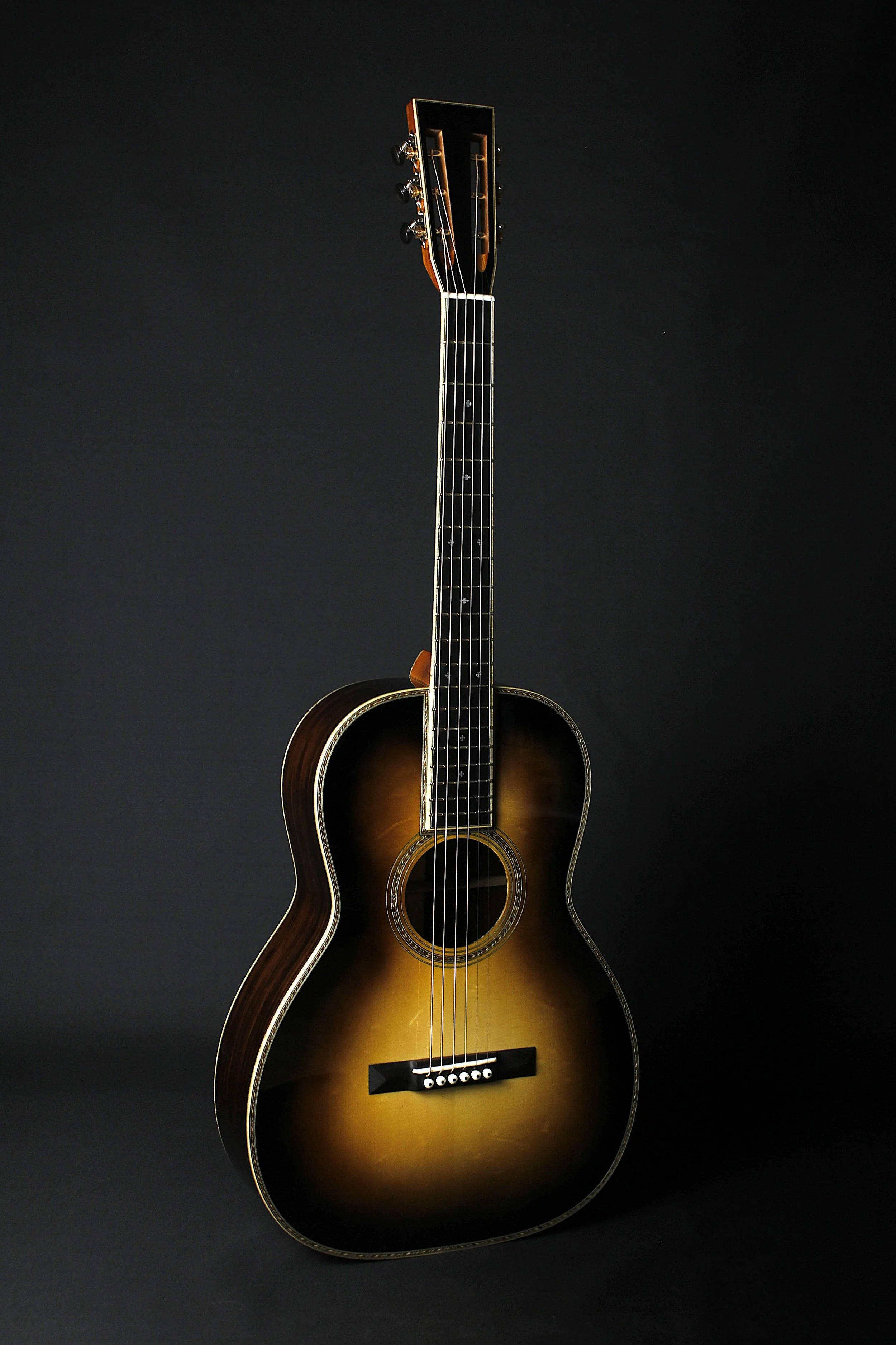 00 - Schweizer Mondfichte, Amazonas Palisander - Old Growth Guitars
