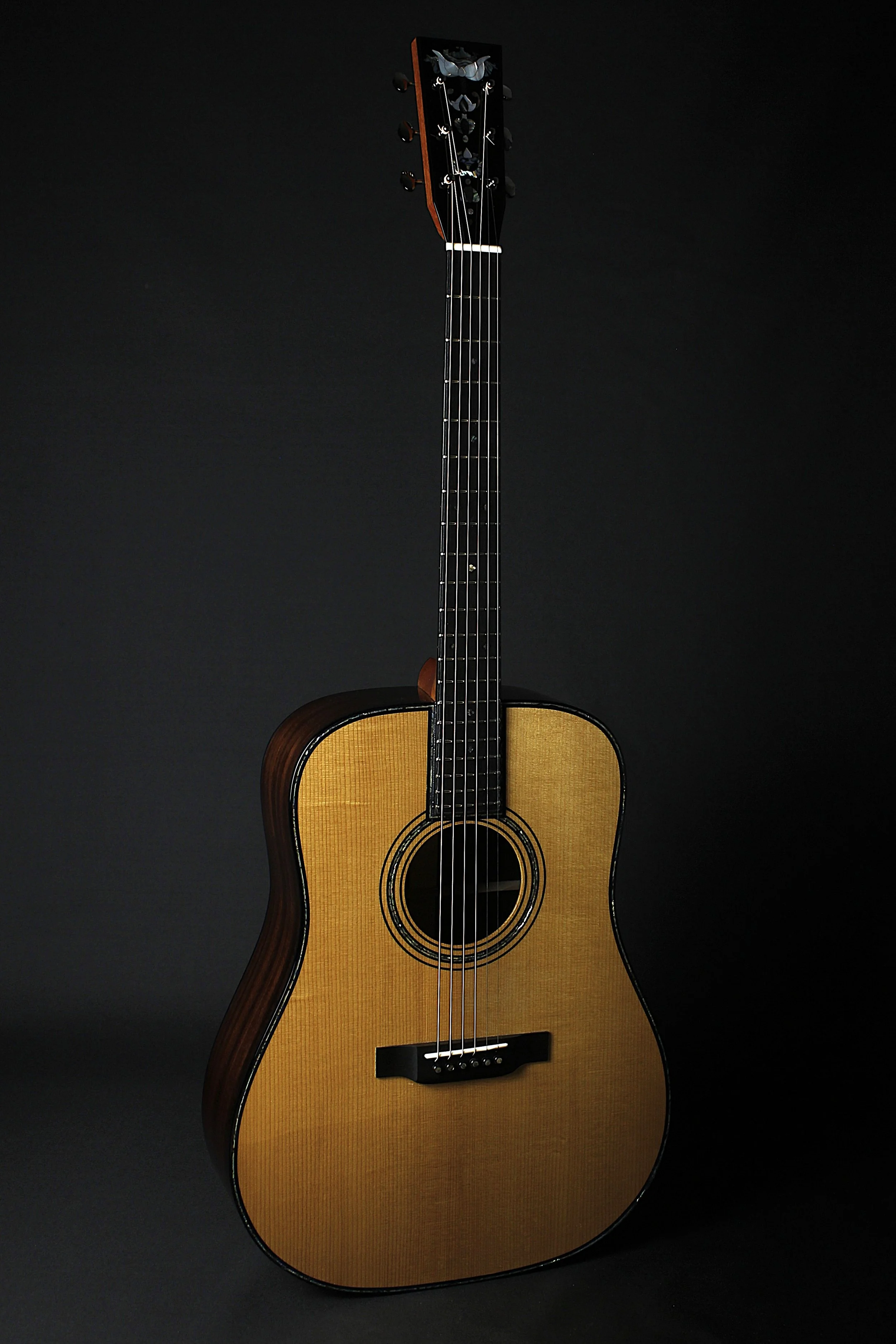 Dreadnought - thermo Adirondack, Katalox - Old Growth Guitars