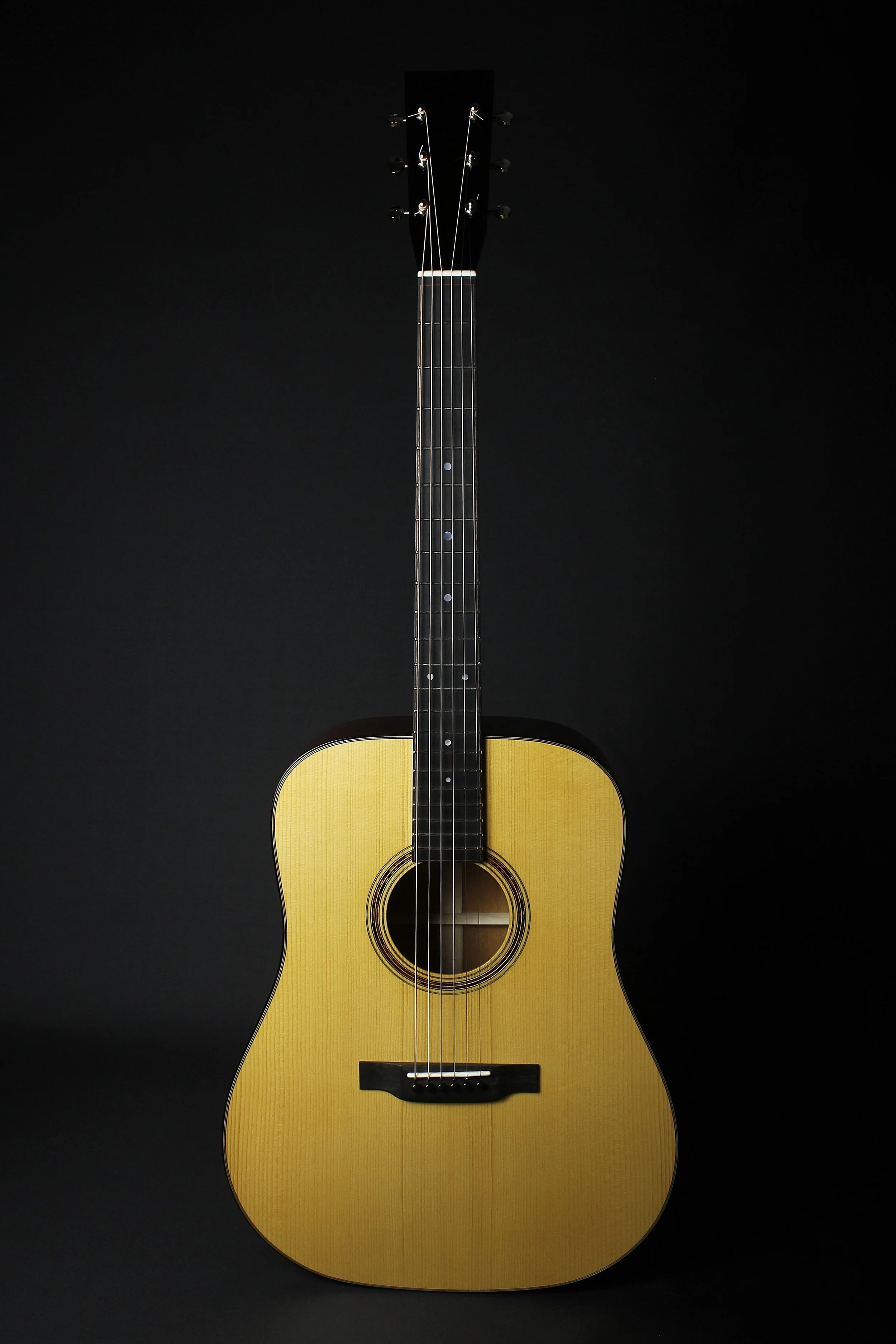 Dreadnought - Adirondack Fichte, Swietenia - Old Growth Guitars