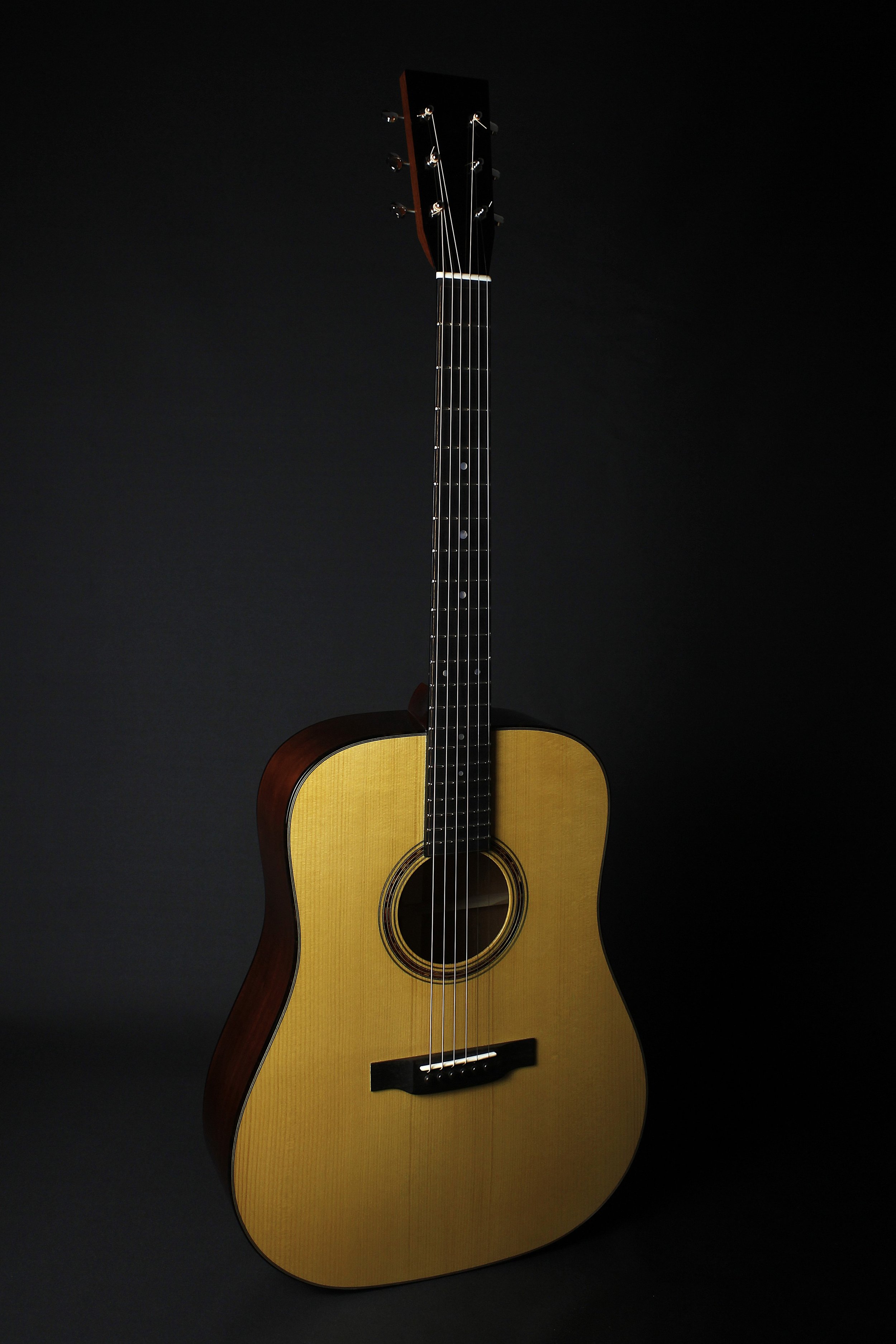 Dreadnought - Adirondack Fichte, Swietenia - Old Growth Guitars