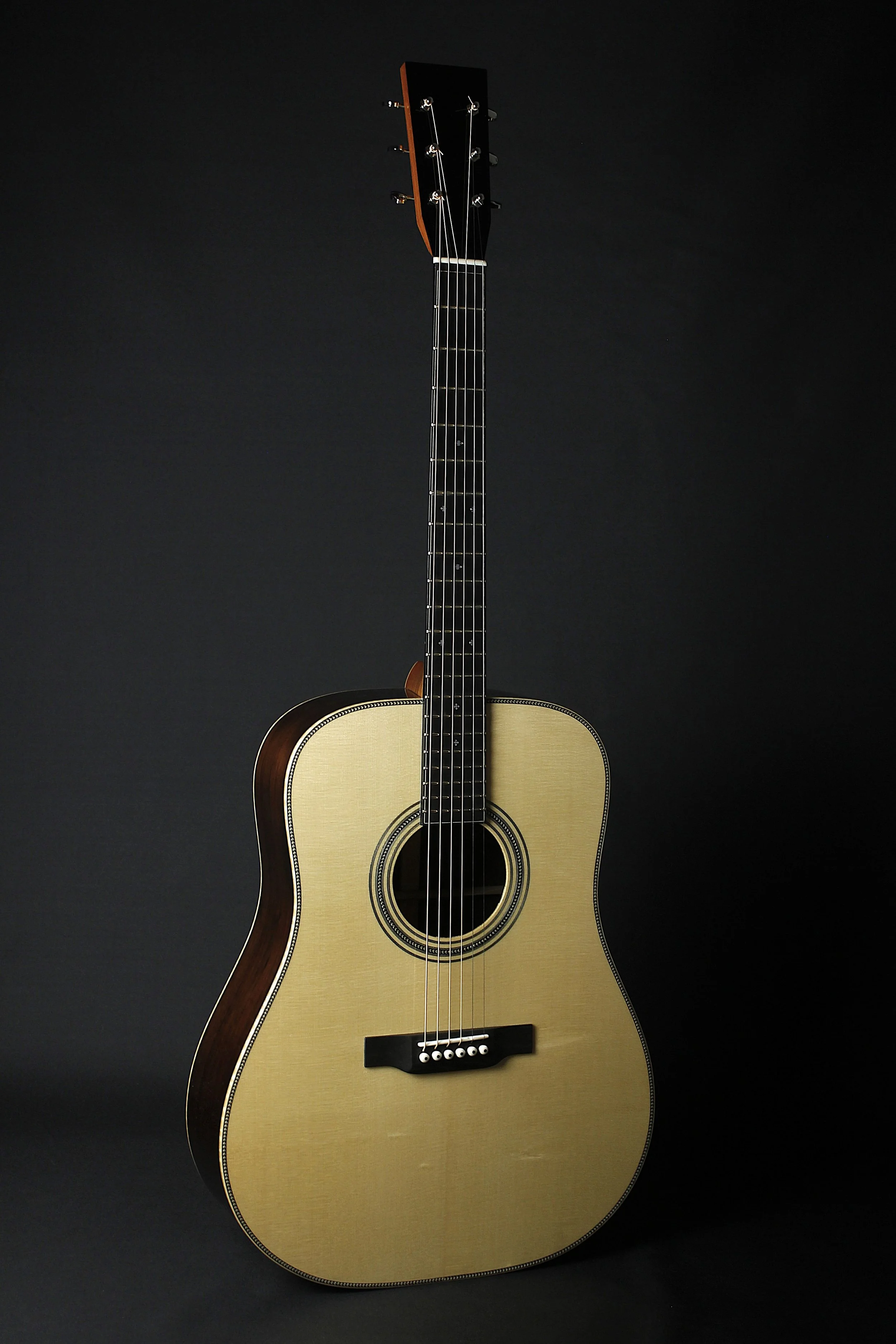 Dreadnought - Schweizer Mondfichte, Madagaskar Palisander - Old Growth Guitars