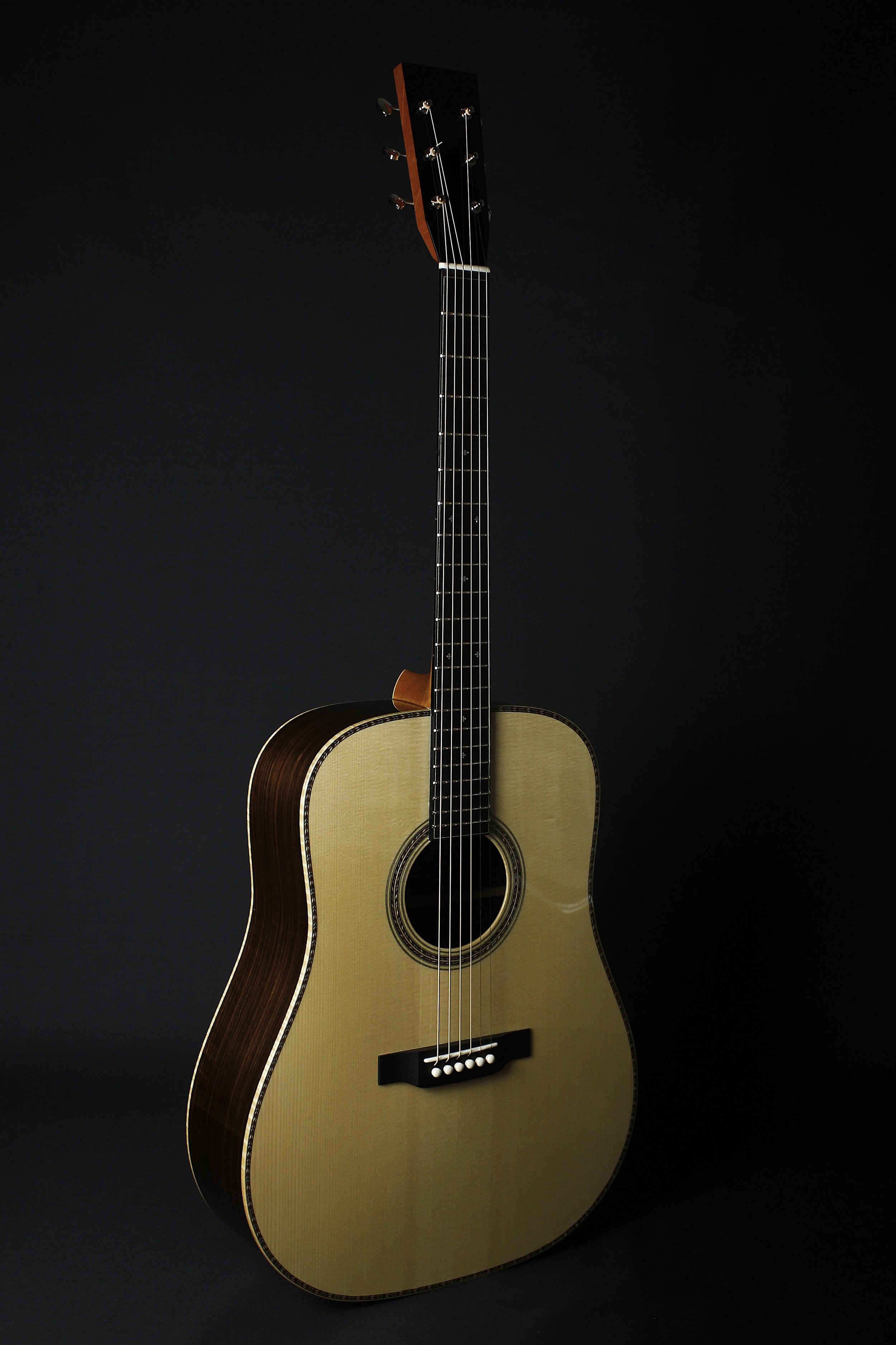 
Dreadnought - Schweizer Mondfichte, Ostindischer Palisander - Old Growth Guitars
