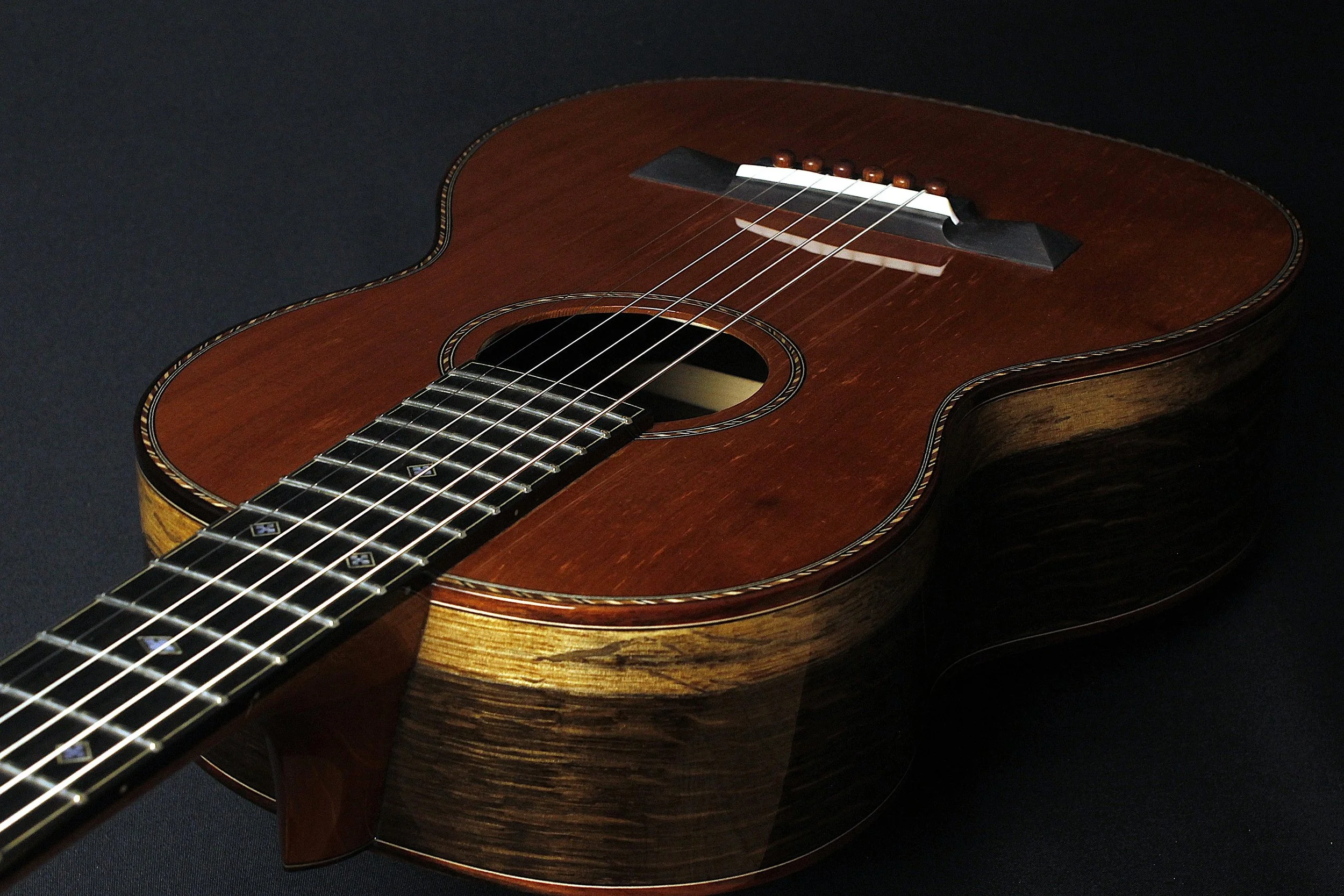 Size 5 - Redwood, alte deutsche Eiche, geräuchert - Old Growth Guitars