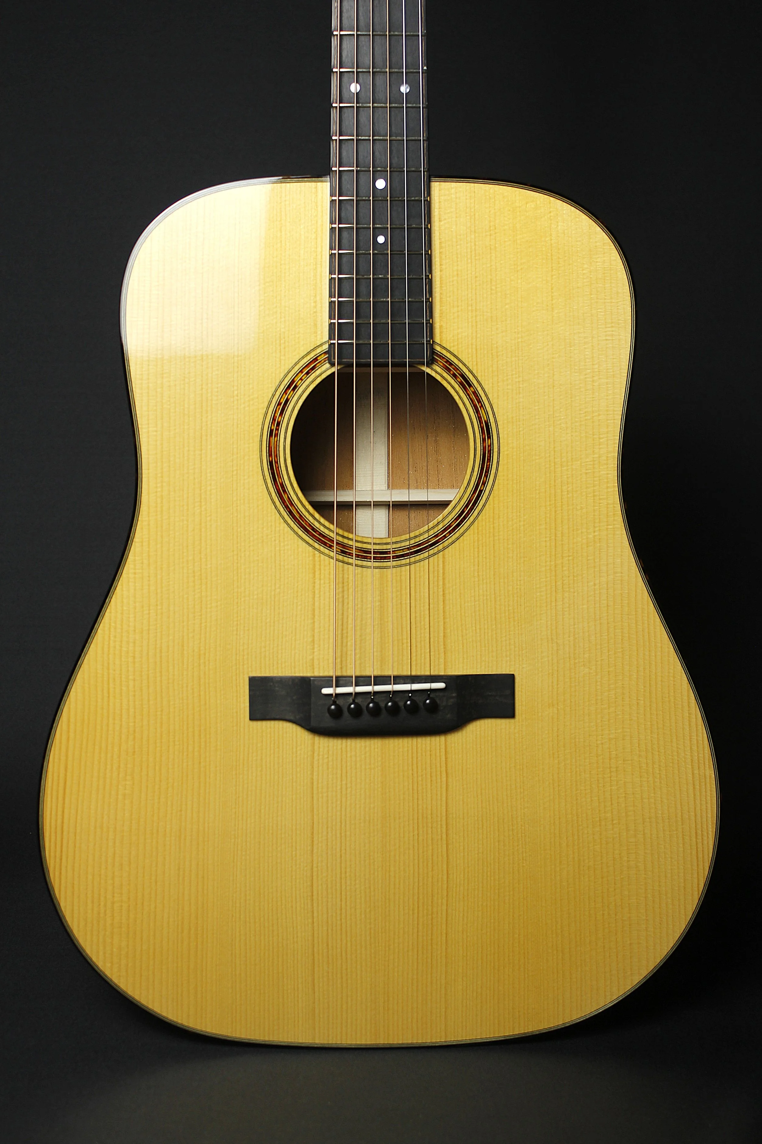 Dreadnought - Adirondack Fichte, Swietenia - Old Growth Guitars
