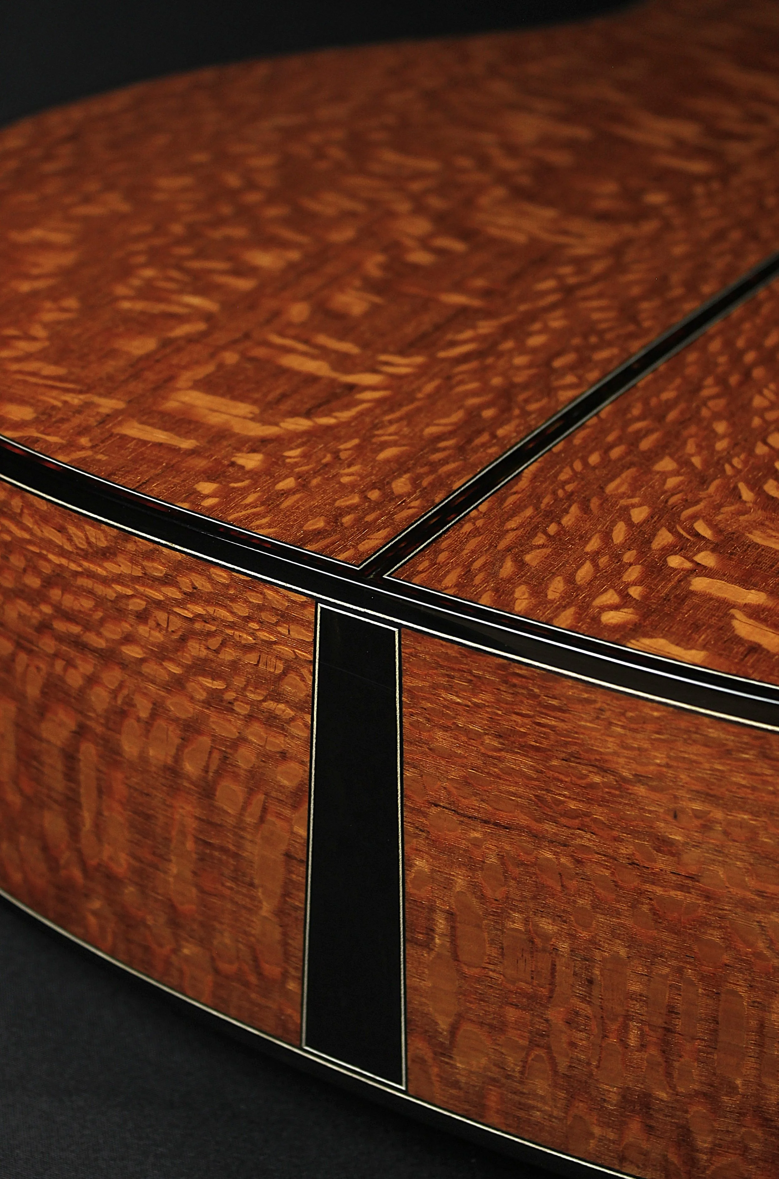 OM - Schweizer Mondfichte, Lacewood - Old Growth Guitars