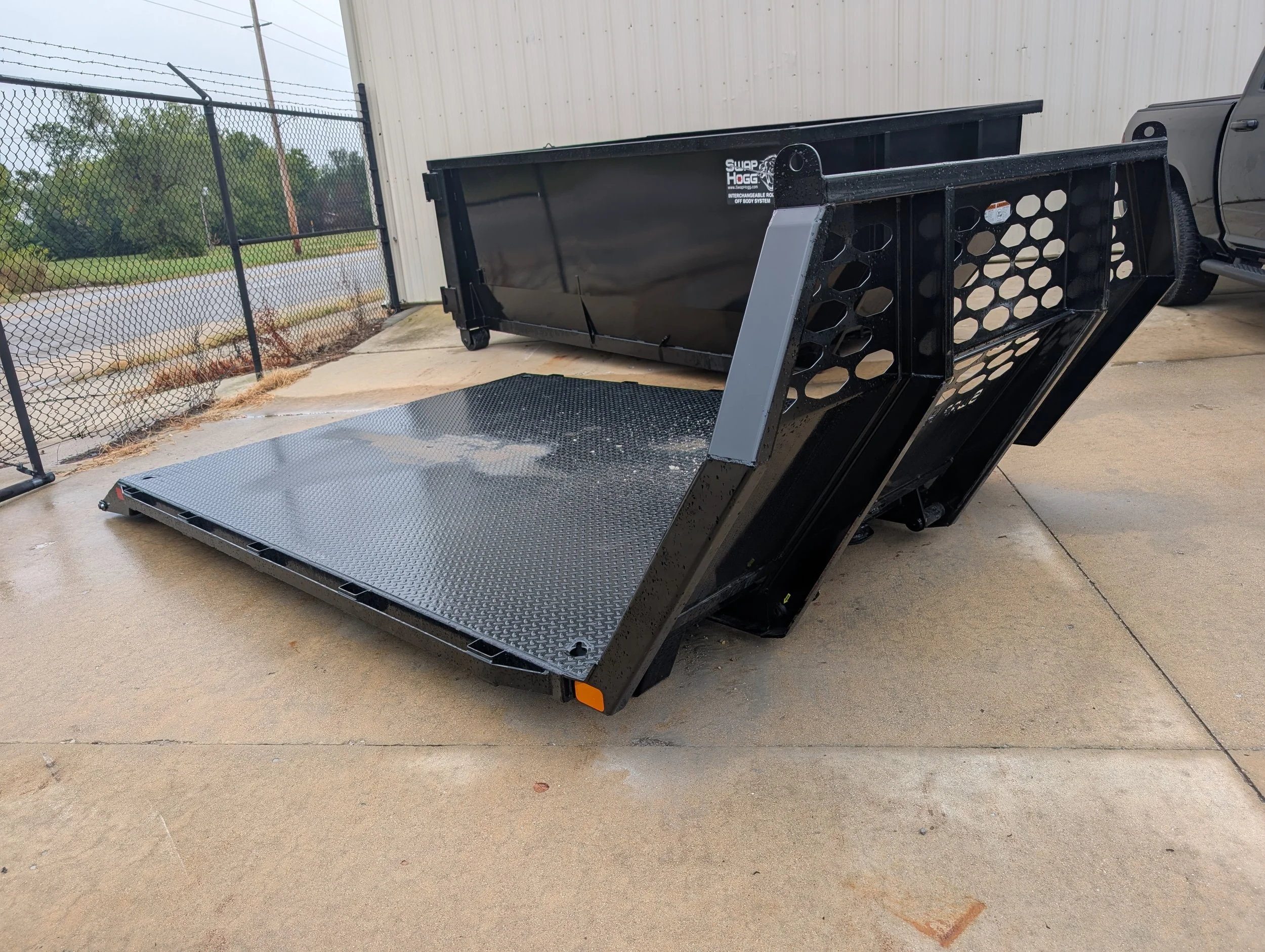 equipment dovetail flatbed for SwapHogg swapable bed system