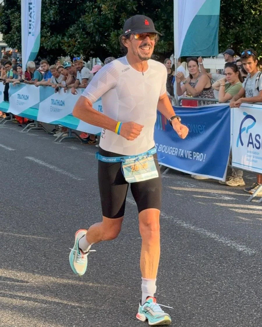 La saison de Fran&ccedil;ois 🚴👌

Fran&ccedil;ois, c&rsquo;est le mec qui peut te faire un footing &agrave; New York le lundi, une natation en Corse le jeudi, et une sortie v&eacute;lo &agrave; Paris le dimanche. ✈🌍
Et c'est &ccedil;a qui est bon ?