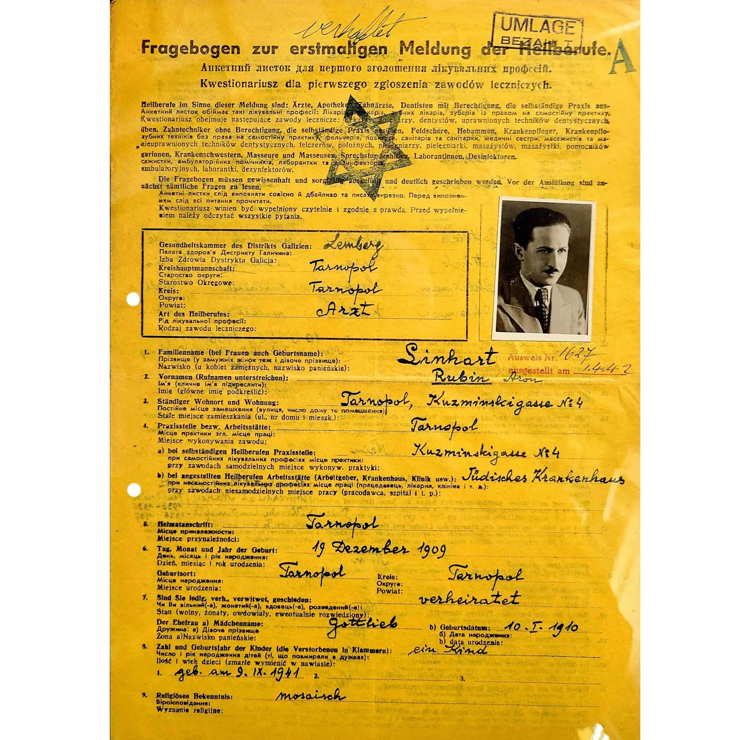Historical document in German and Polish, yellow paper, handwritten entries, typed text, stamped marks, profile photo of a man with dark hair and mustache. The document appears to be a medical or official form from 1909.