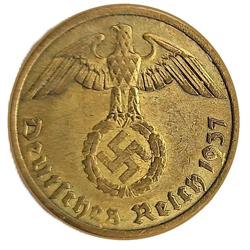 A gold coin with an eagle holding a swastika inside a wreath, and German inscriptions, from 1937.