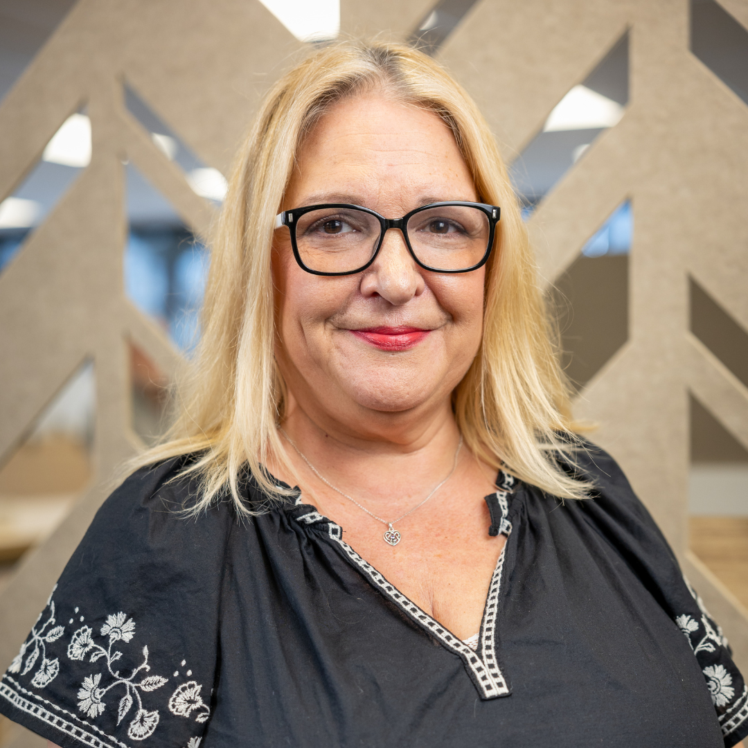 Emily Thompson head shot 