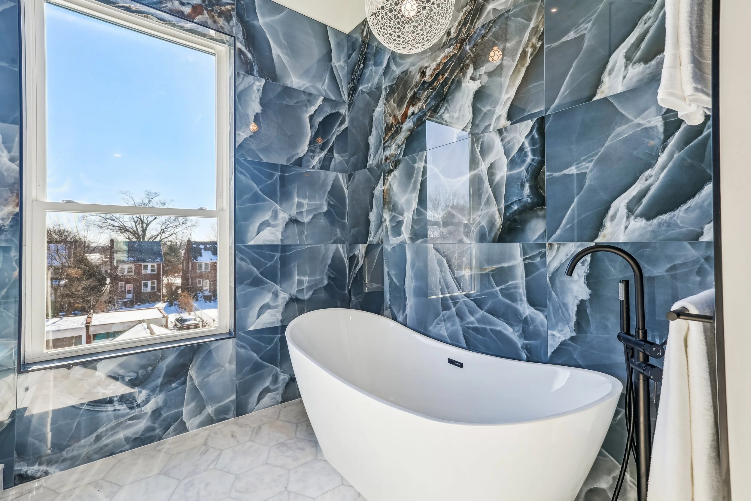 19 upper level-tub-613a0363 copy.jpg