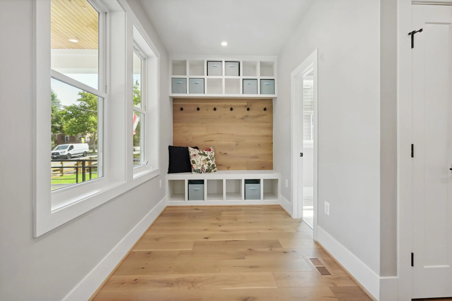 5 0035--035 mudroom copy.jpg