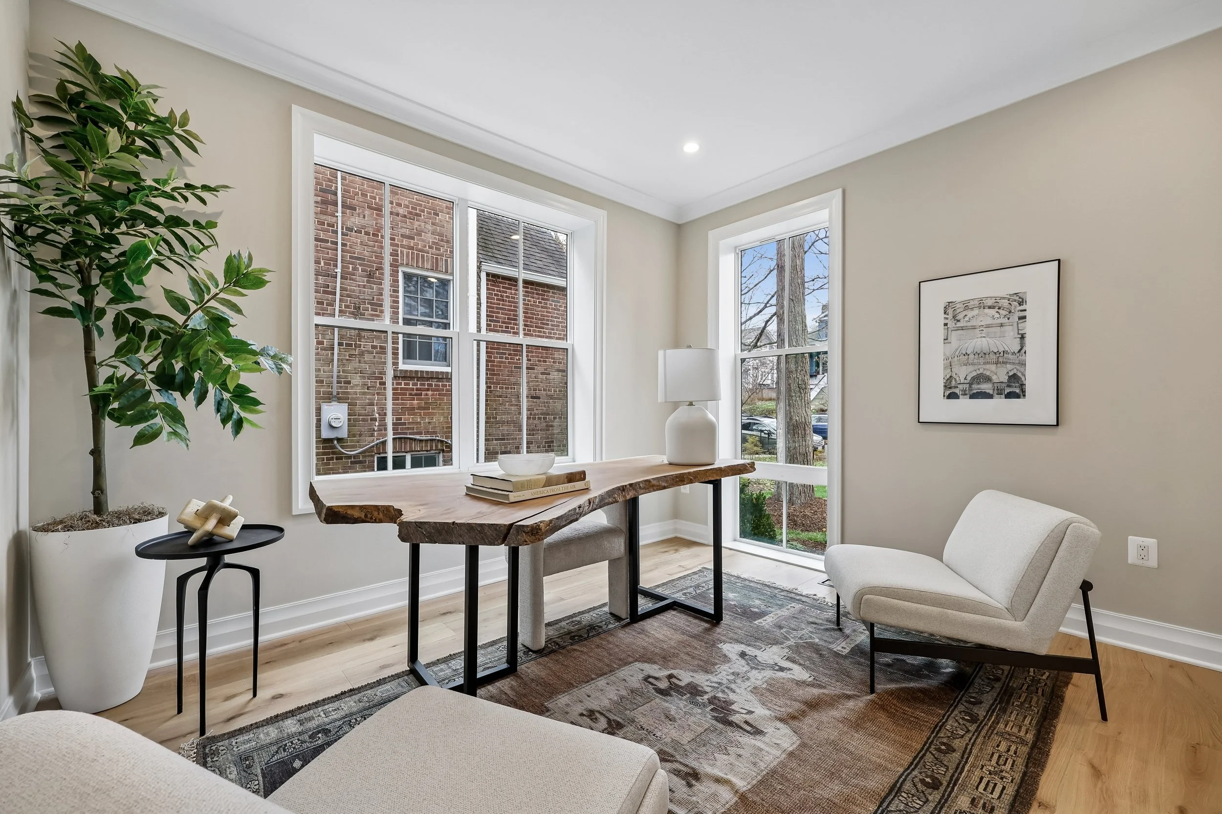 7a- 065-Office interior.jpg