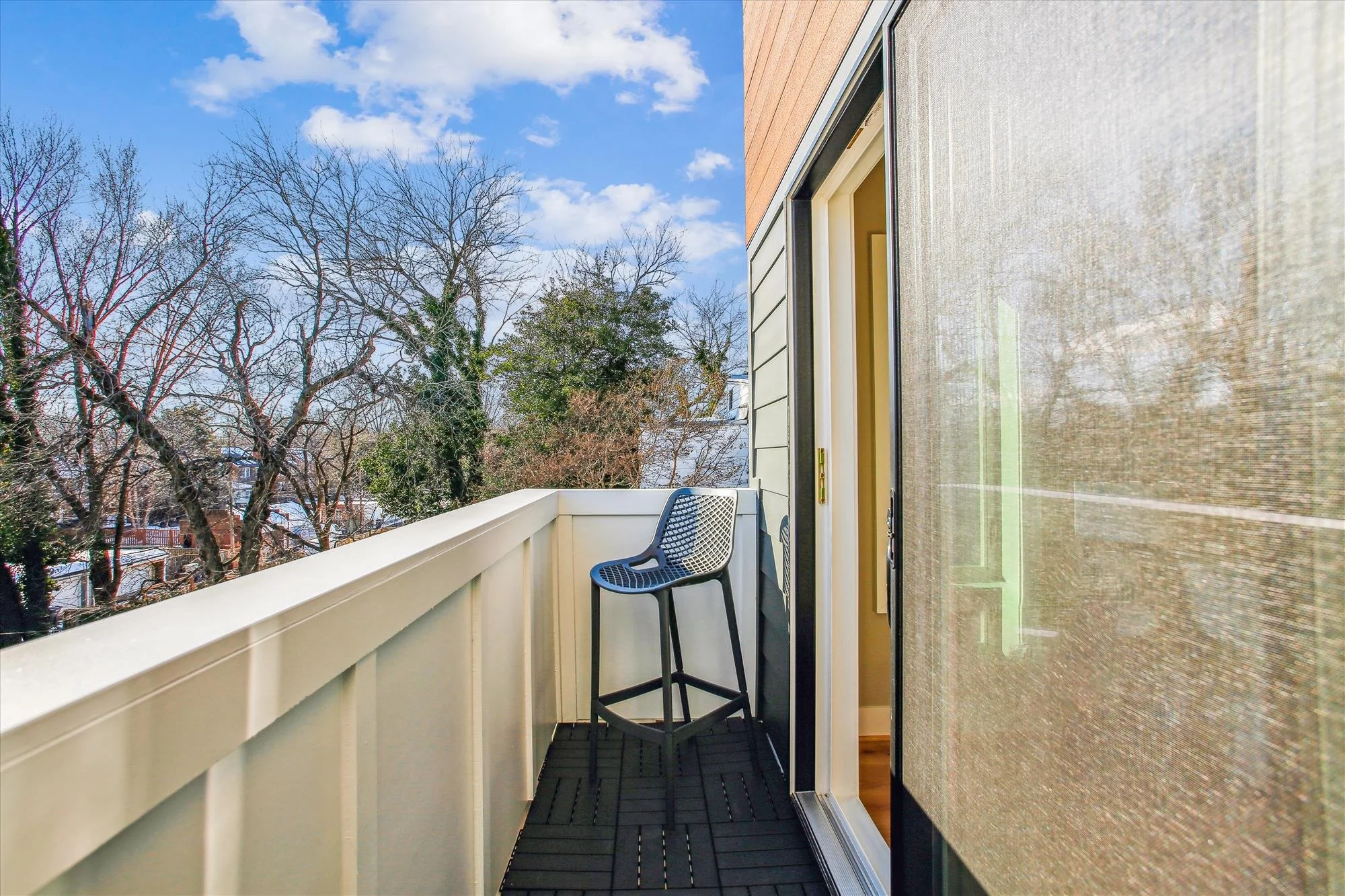 17 upper level-balcony-_i5a8885 copy.jpg