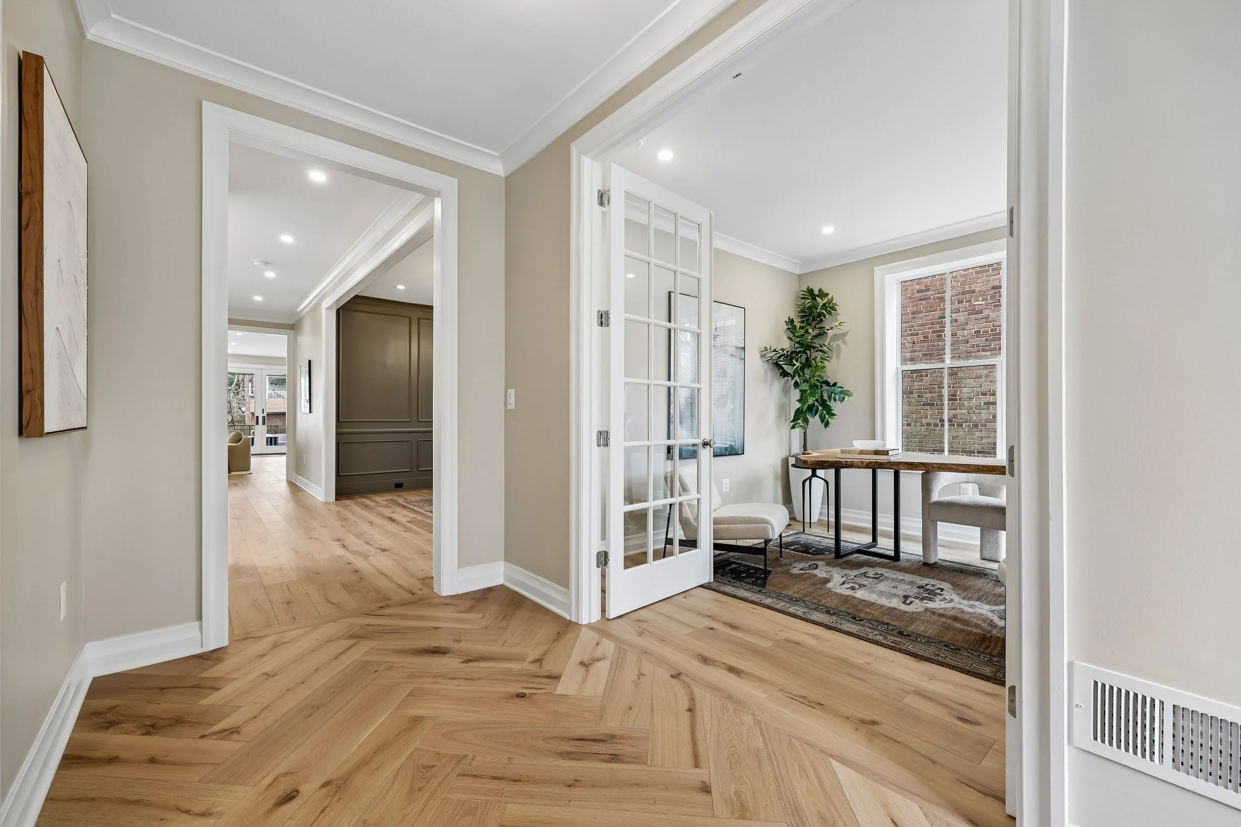 7-035-Entry office open.jpg