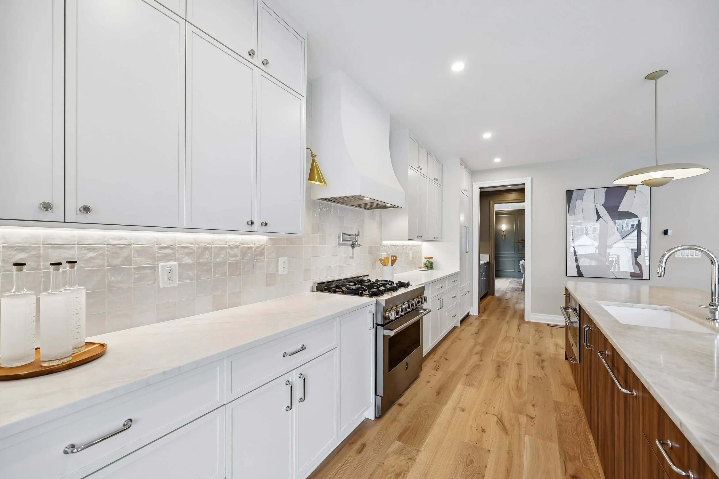 14-046-Kitchen pantry view.jpg