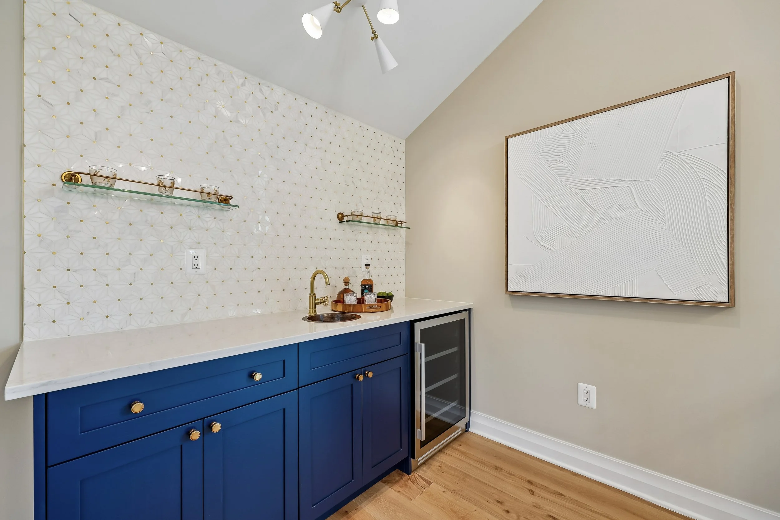 46-122-Attic wet bar.jpg