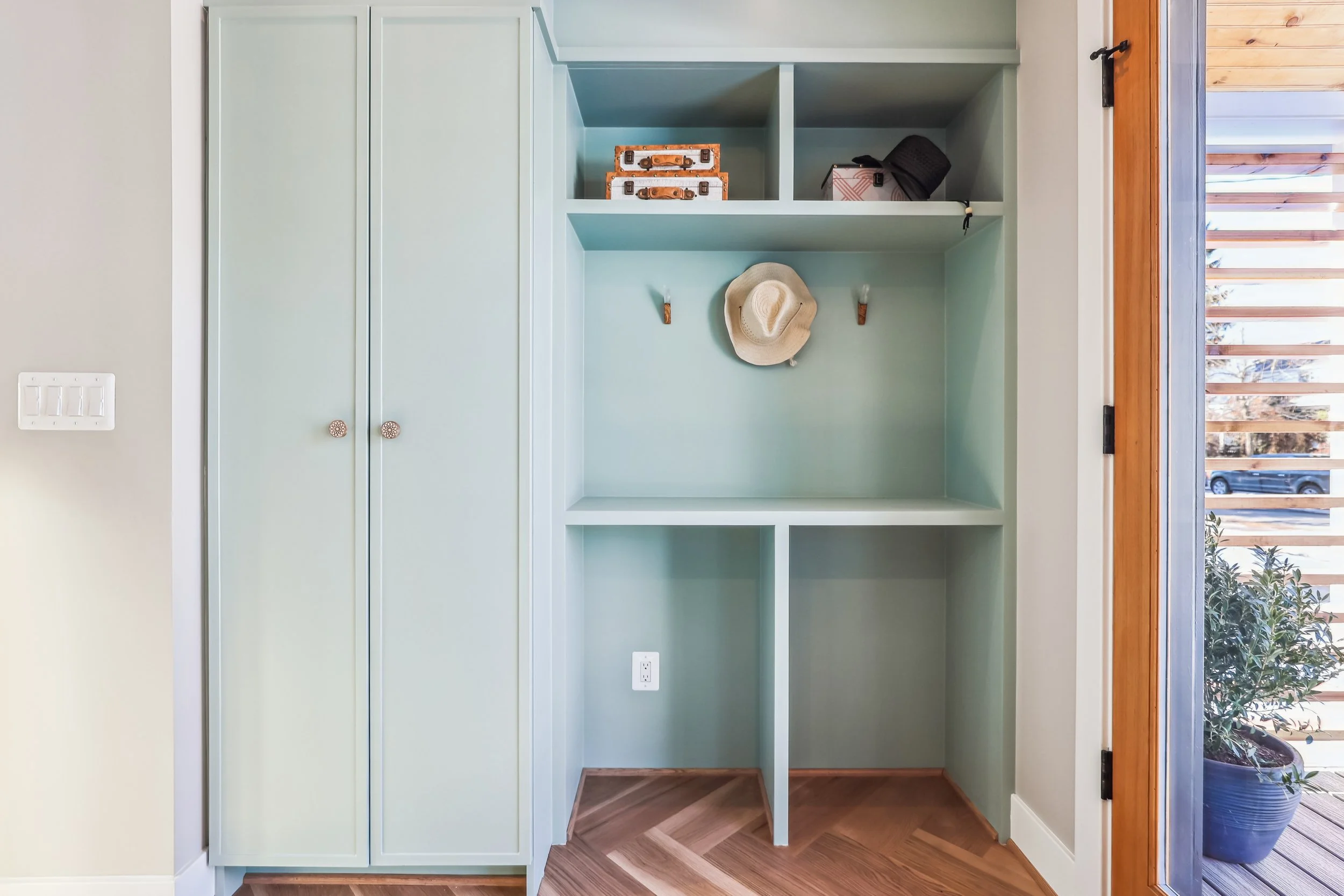 3 front foyer.jpg