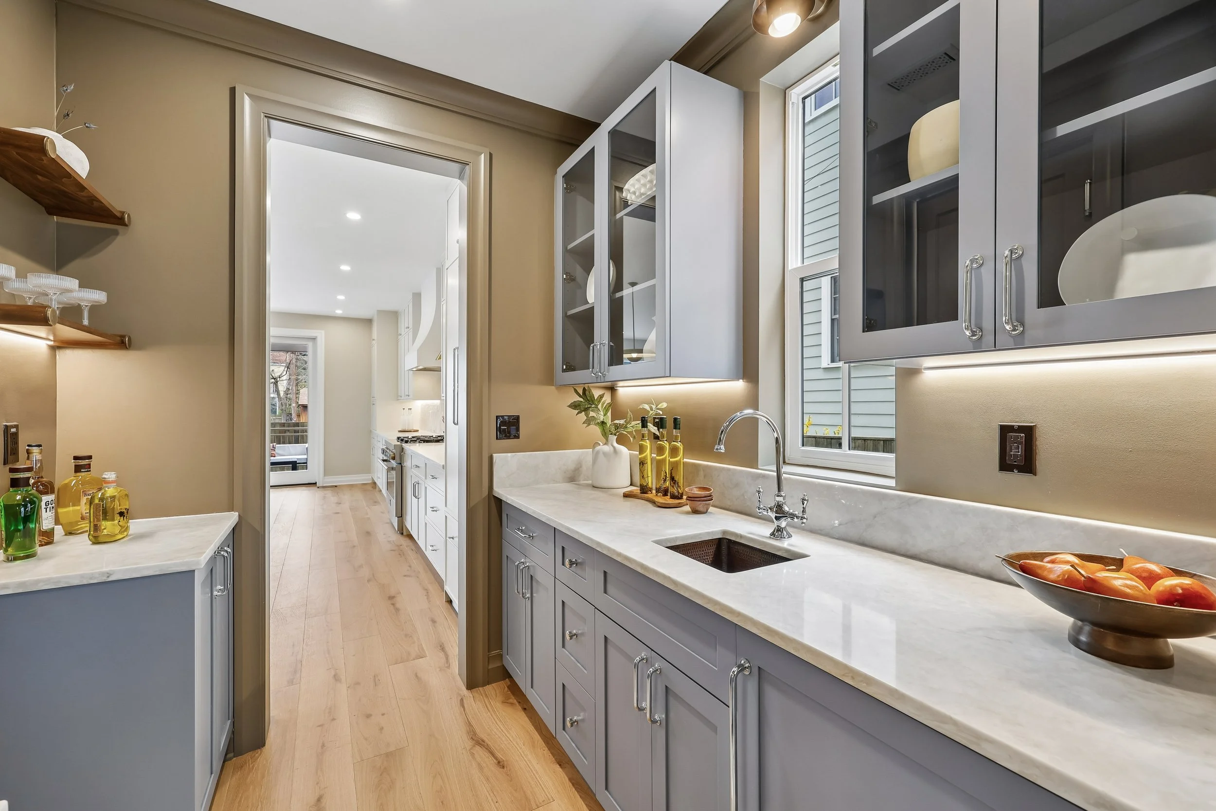 13-052-Pantry kitchen view.jpg