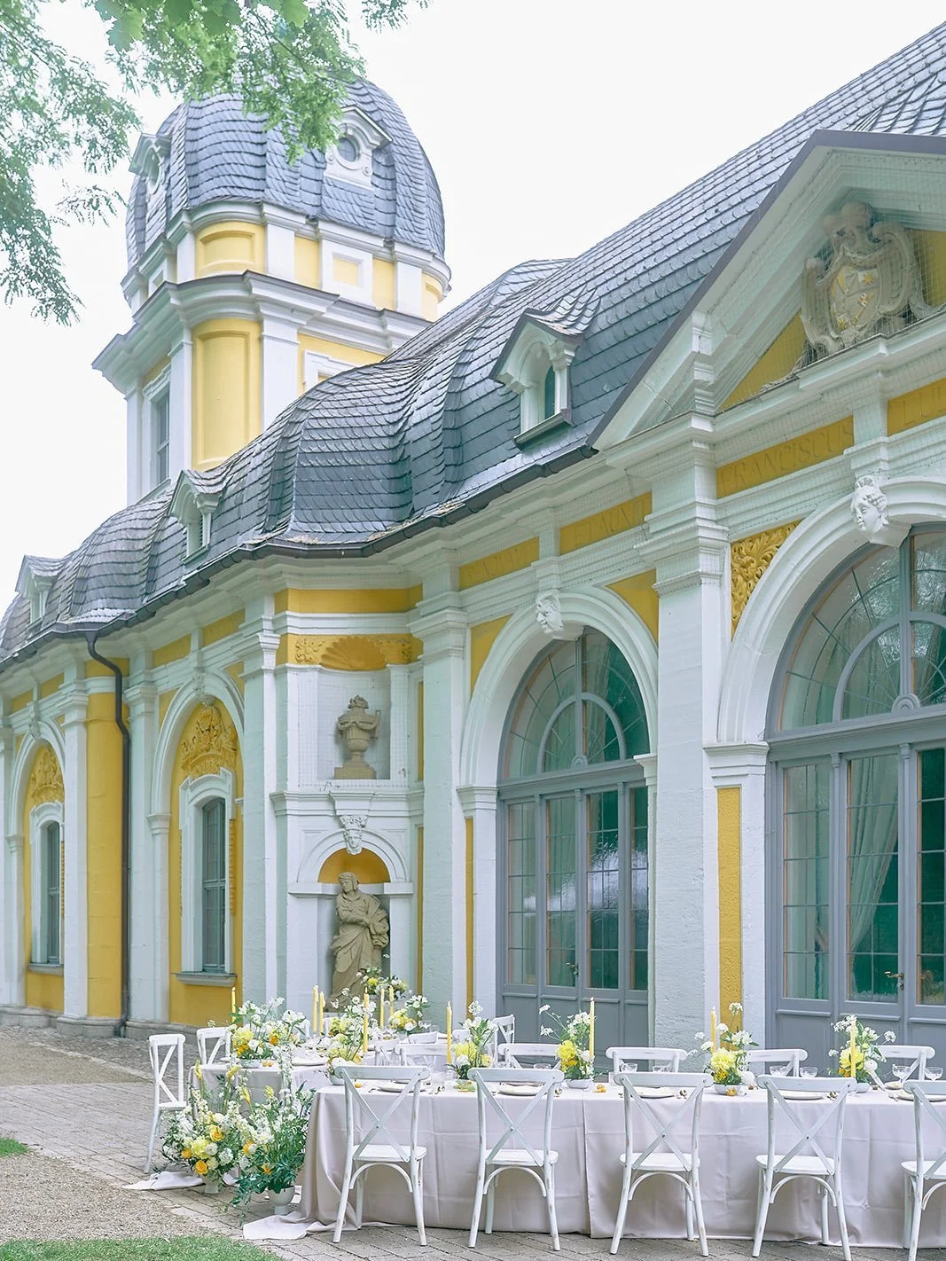 Creating a moodboard before the realization is not a promise it&rsquo;s a direction.

What turns a vision into reality is translation:
&ndash; understanding scale
&ndash; understanding flow
&ndash; understanding how materials, light, and space intera