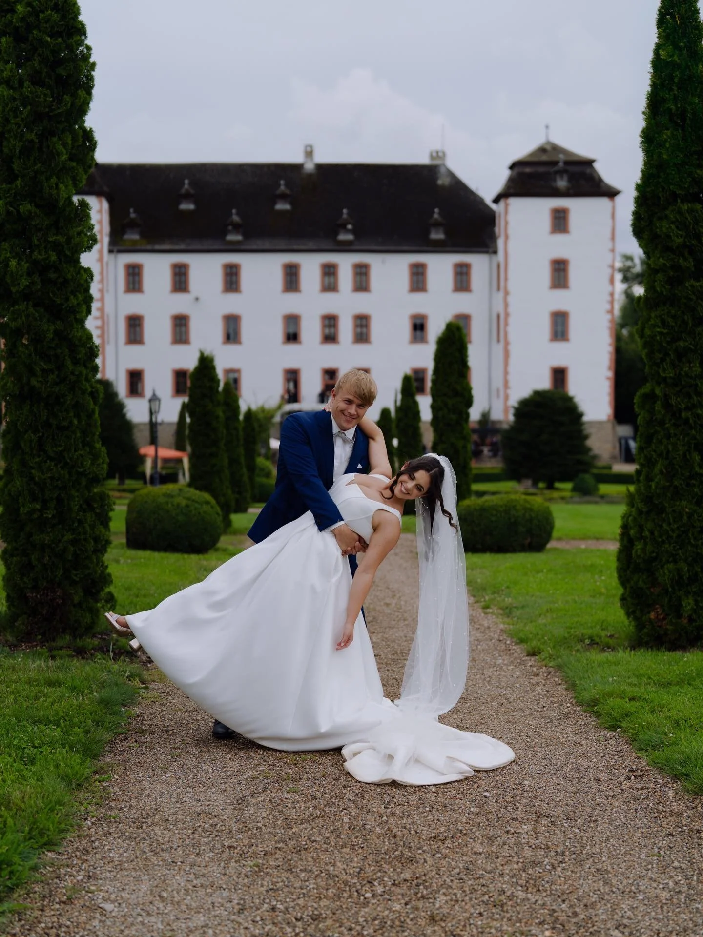 &bdquo;From the very beginning, she understood exactly what we wanted, the &bdquo;vibe&ldquo; we were aiming for, and knew clever ways to achieve it. Nicole was always there to offer advice and support, which was a huge relief during the wedding plan