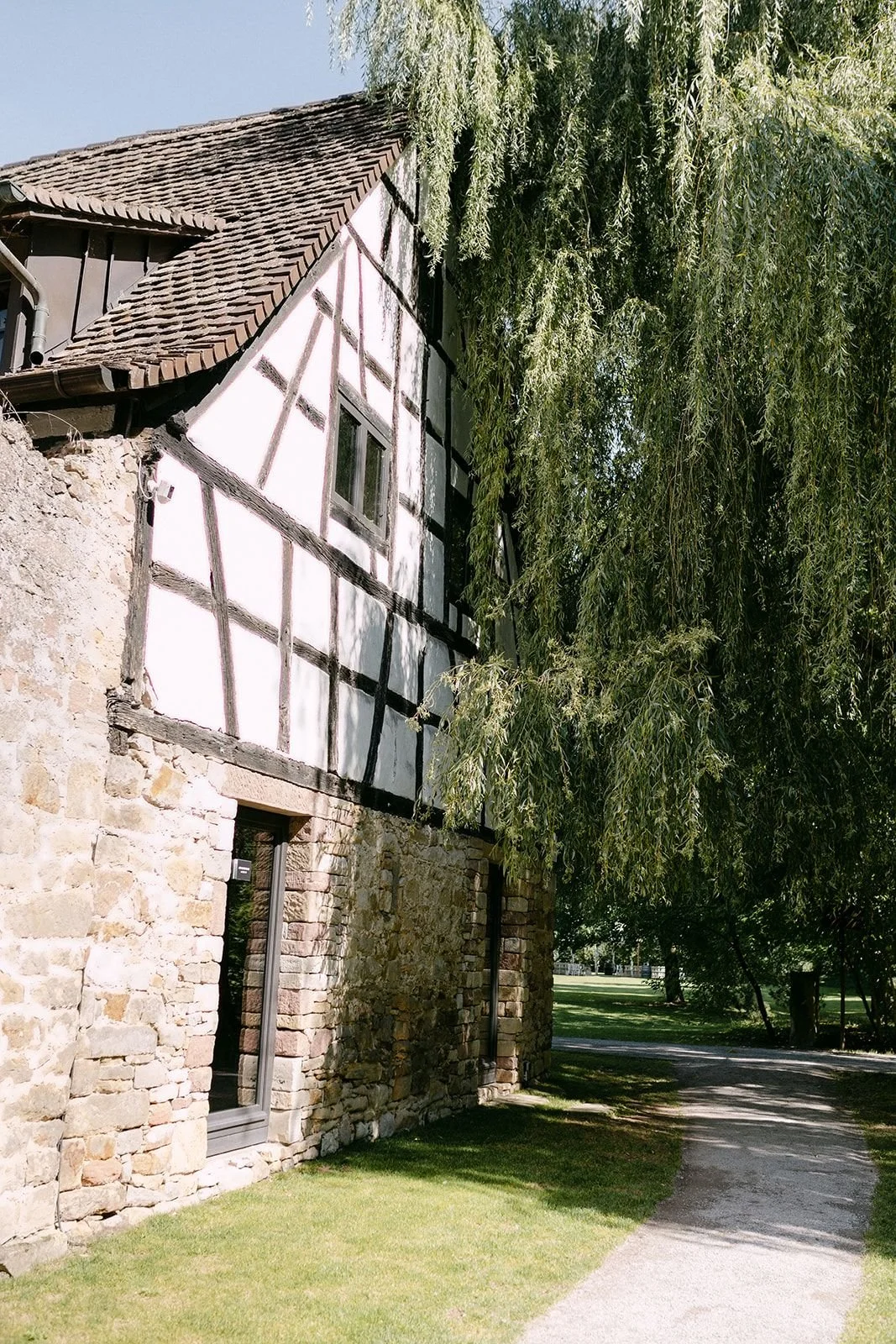Die schlichte Hochzeit im Gut Rehbach von M &amp; J