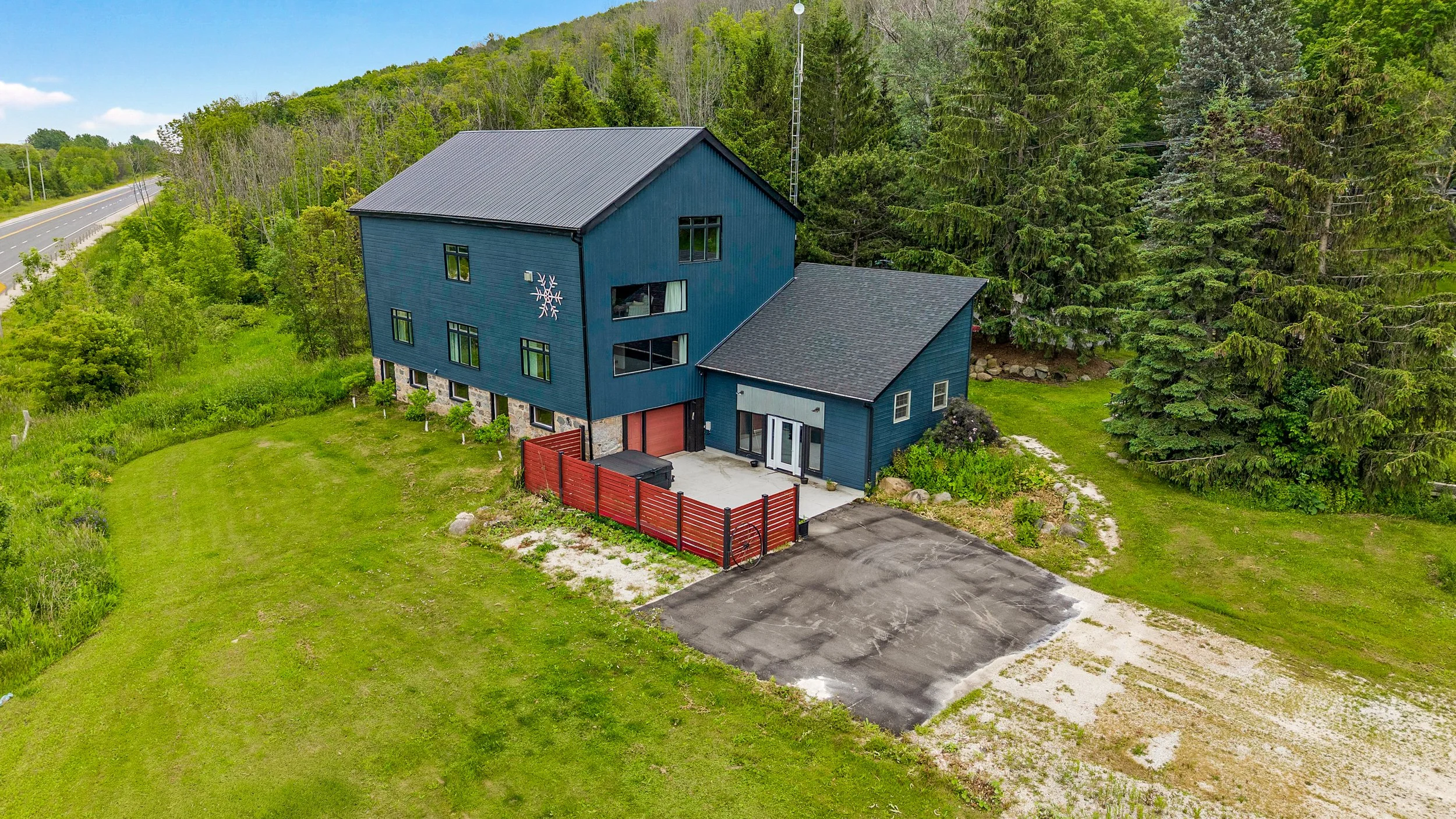 121 Old Highway 26