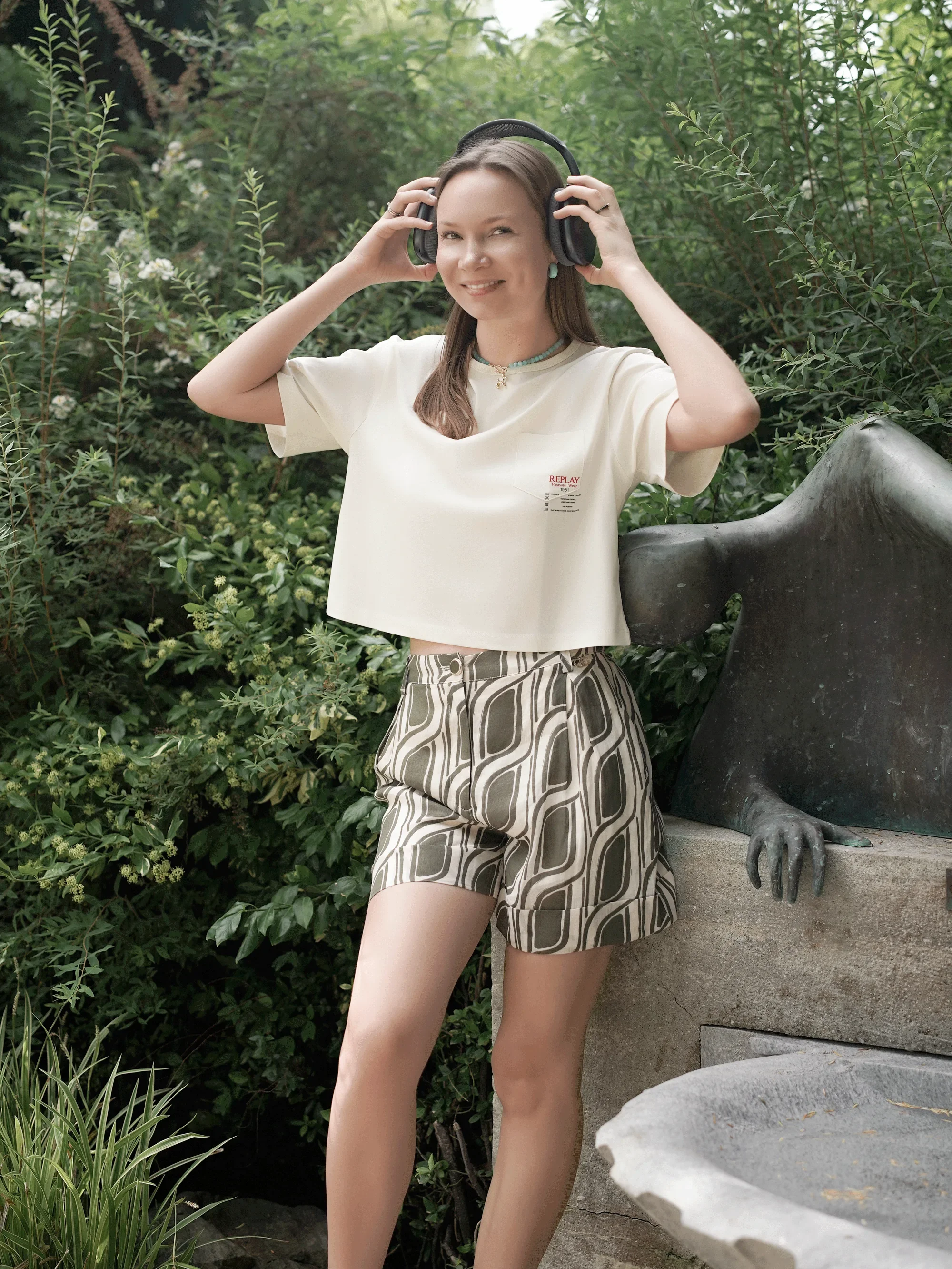 Kellerer Fashion women's outdoor lifestyle clothing campaign — product photography New Moon Agency Klagenfurt