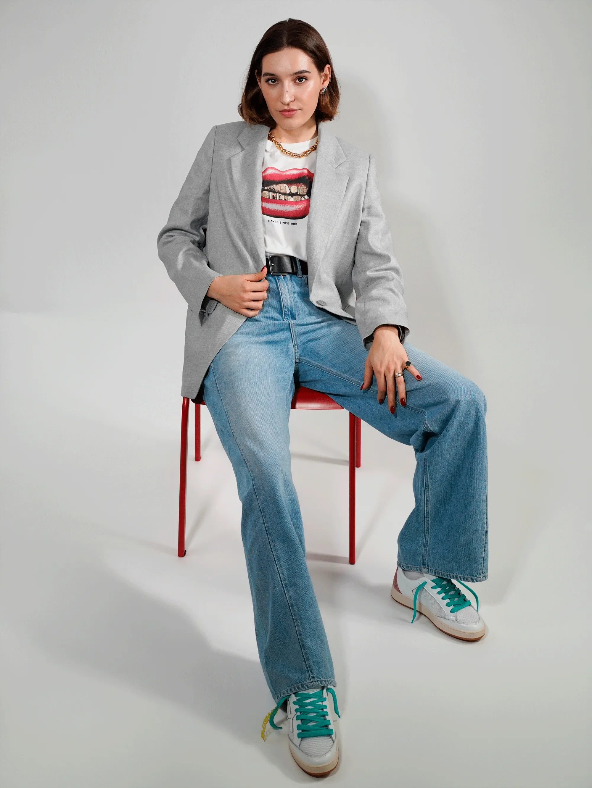 Kellerer Fashion women's studio portrait grey blazer — product photography New Moon Agency Klagenfurt