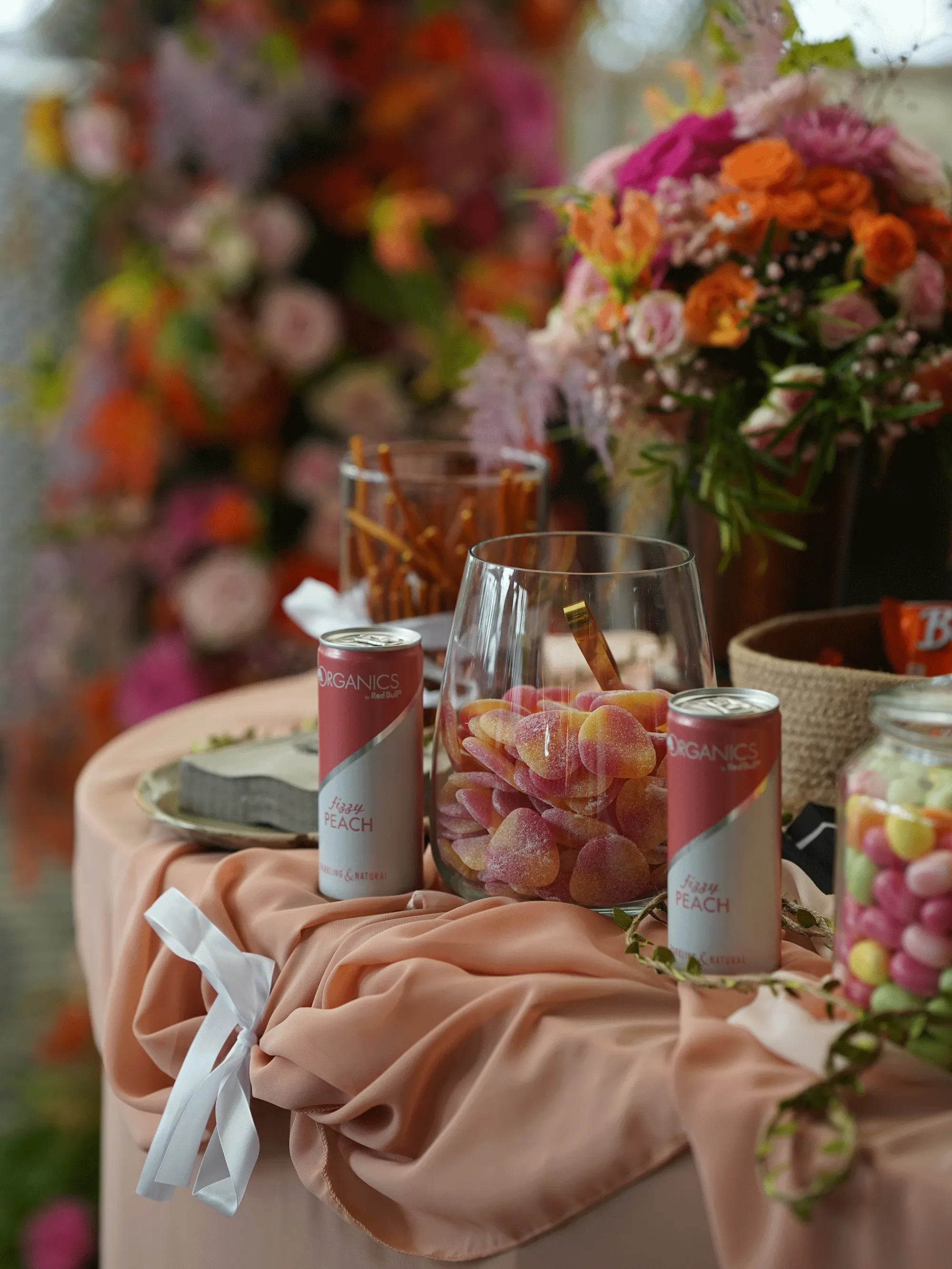 Floral table setting at private celebration — event photography New Moon Agency Klagenfurt