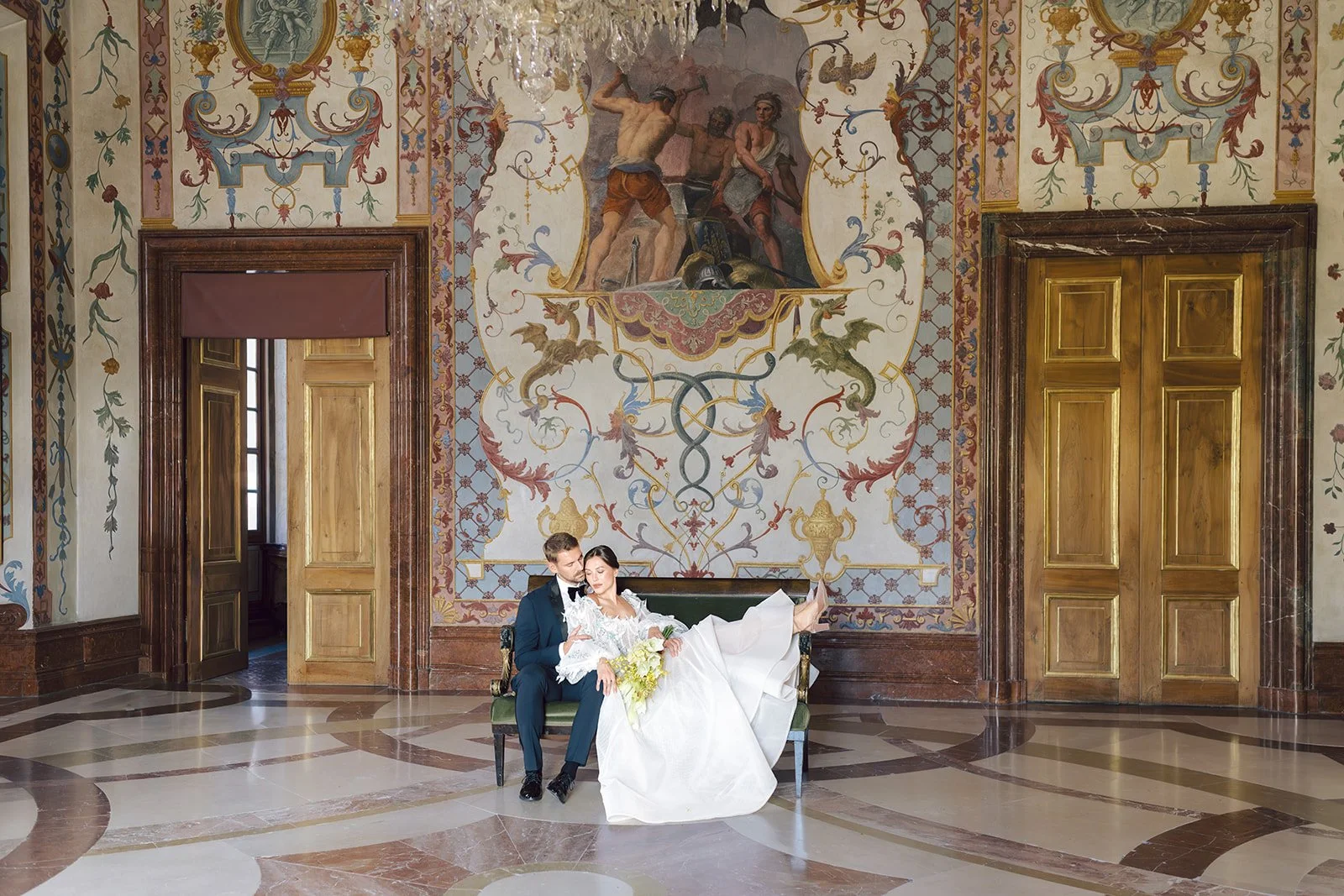 Agnes Kinczer_destination-wedding-Vienna-Belvedere-223.jpg