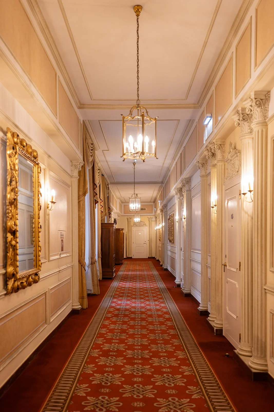 Agnes Kinczer_destination-wedding-Vienna-Belvedere-50.jpg