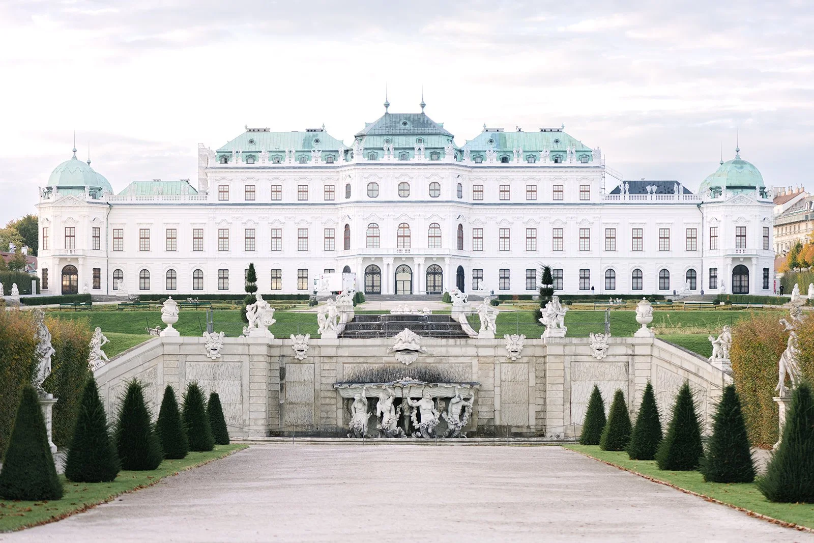 Agnes Kinczer_destination-wedding-Vienna-Belvedere-7.jpg