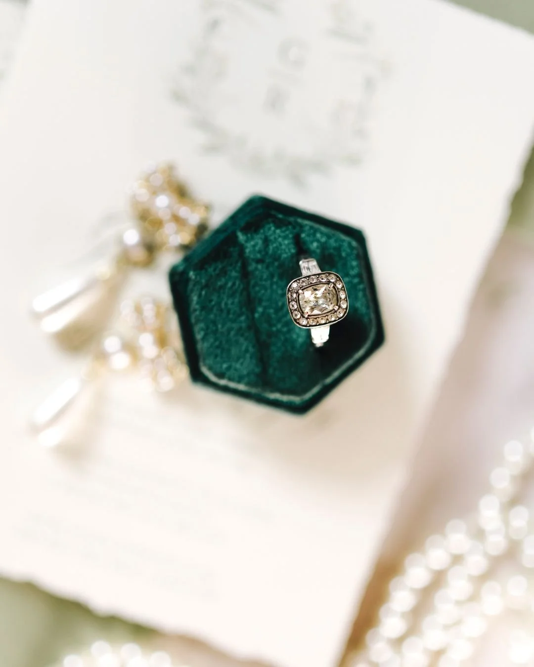 Engagement ring and real jewelry in natural light.
Small details like these are always captured in destination wedding photography.
✨Check my bio for availability for your destination wedding in France, Italy, Spain and Austria.

#destinationweddingp