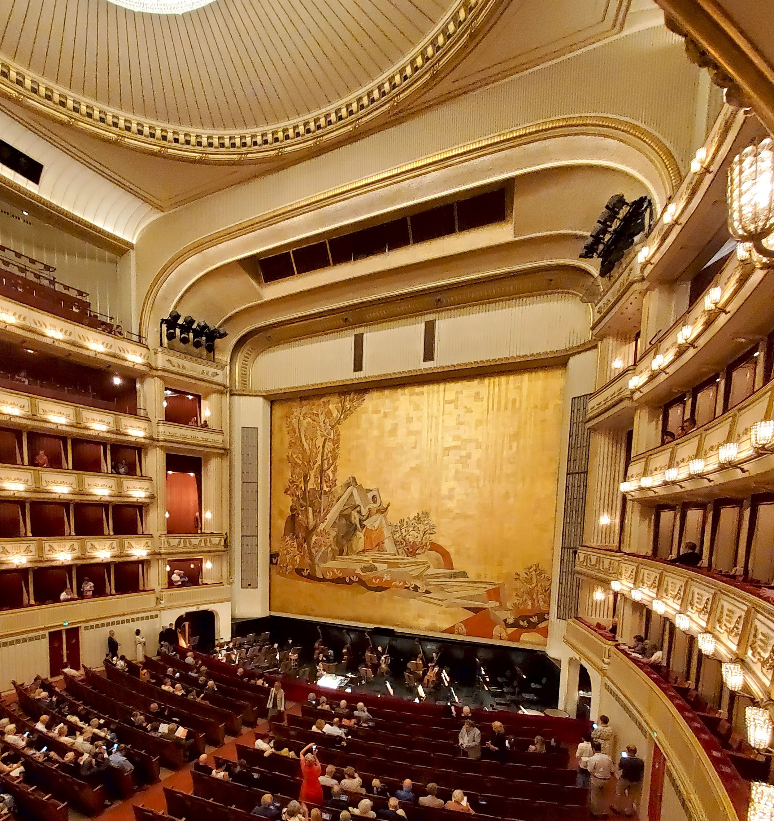 Vienna State Opera.jpg