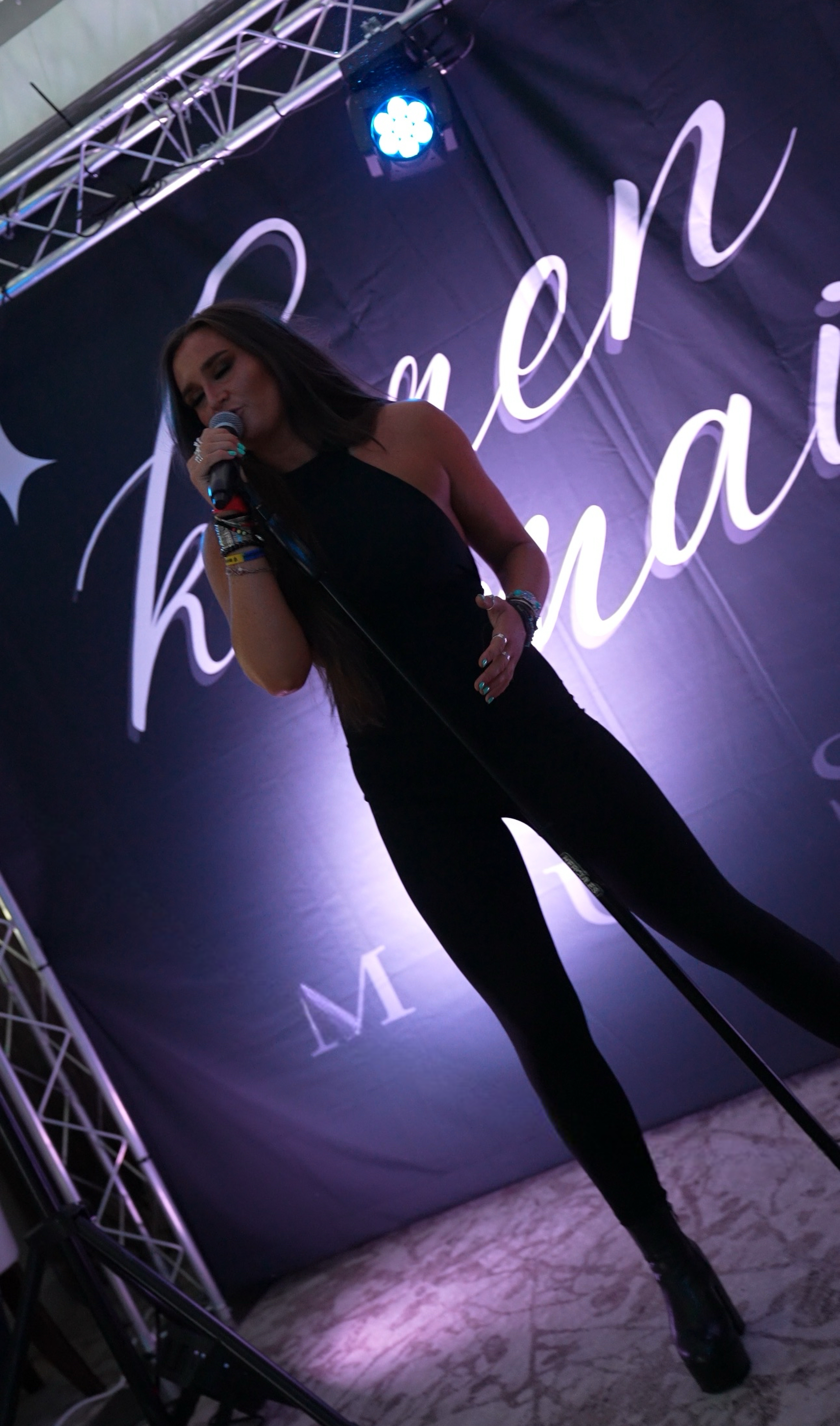 Irish singer. Irish Musician. Singer Northern Ireland. Singer Ireland. Wedding singer northern ireland.