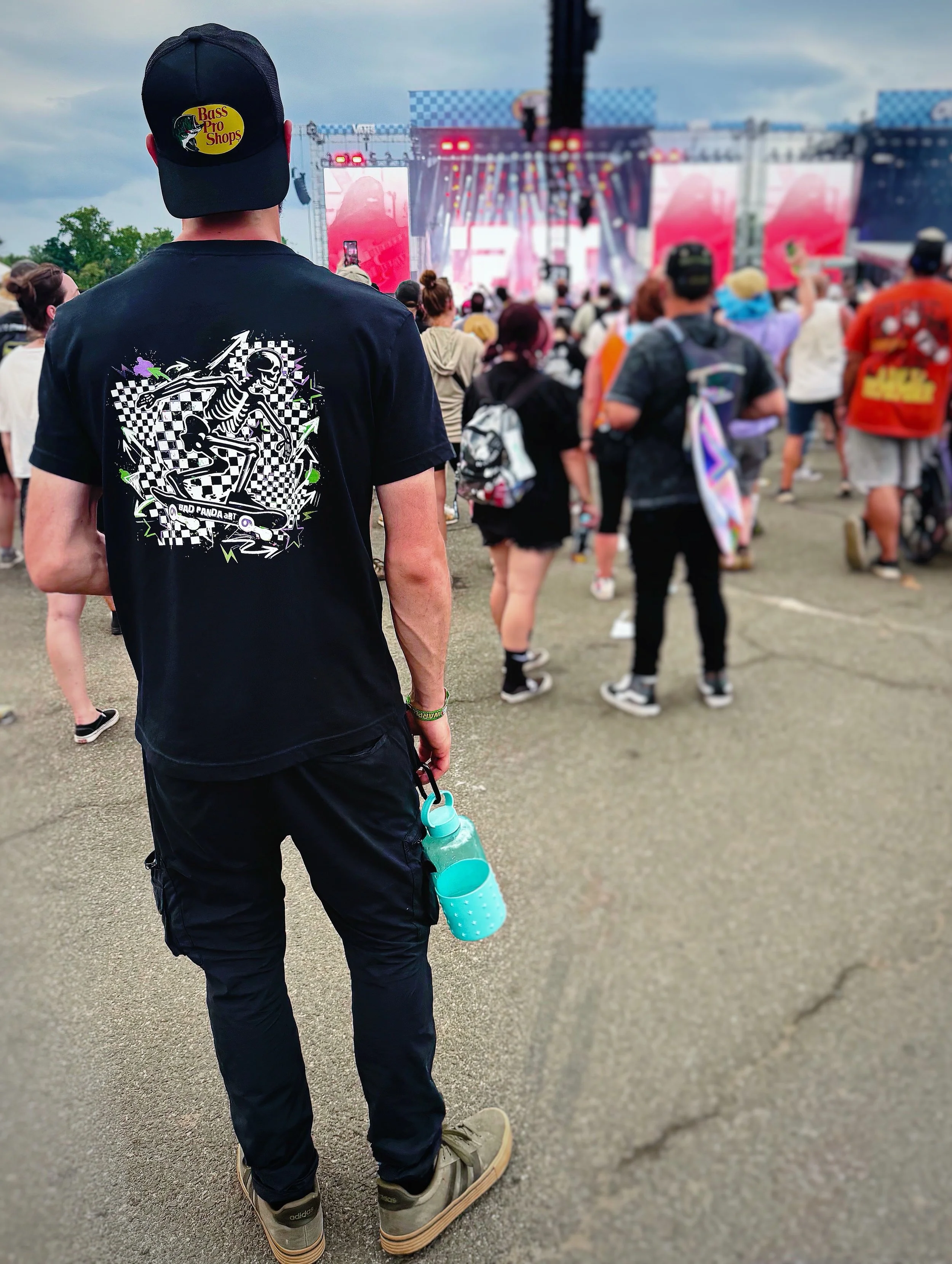 Elder Emo Skeleton Sk8erT-Shirt