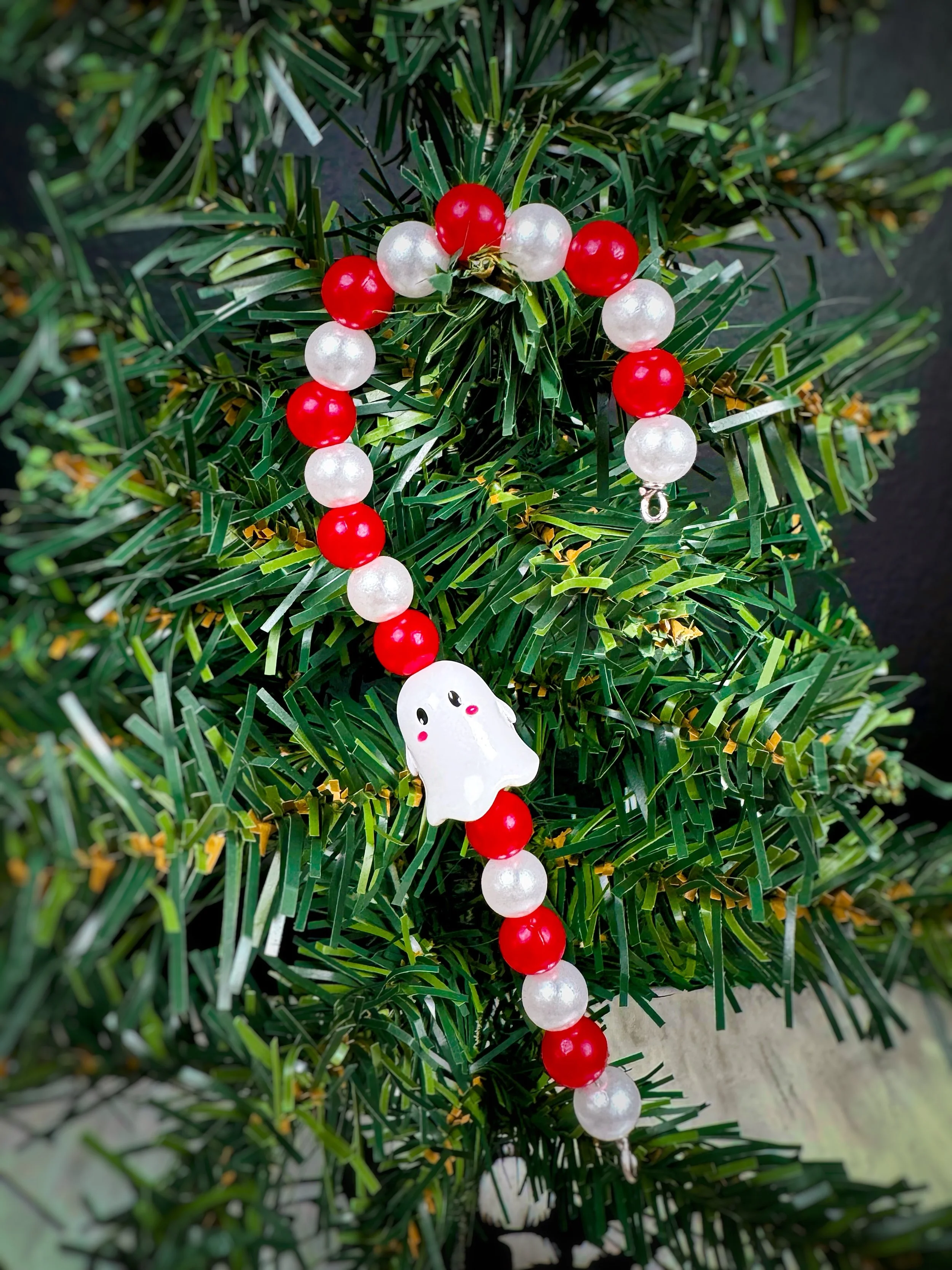 Creepmas_Gothmas_Candy_Cane_Ornament_Ghost_Red.JPG