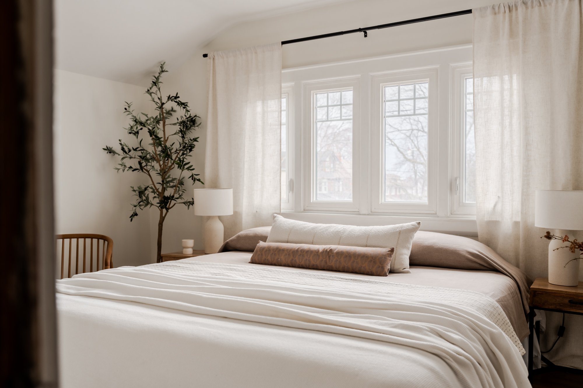 2076-Gerrard_MLS-32 - Copy.jpg