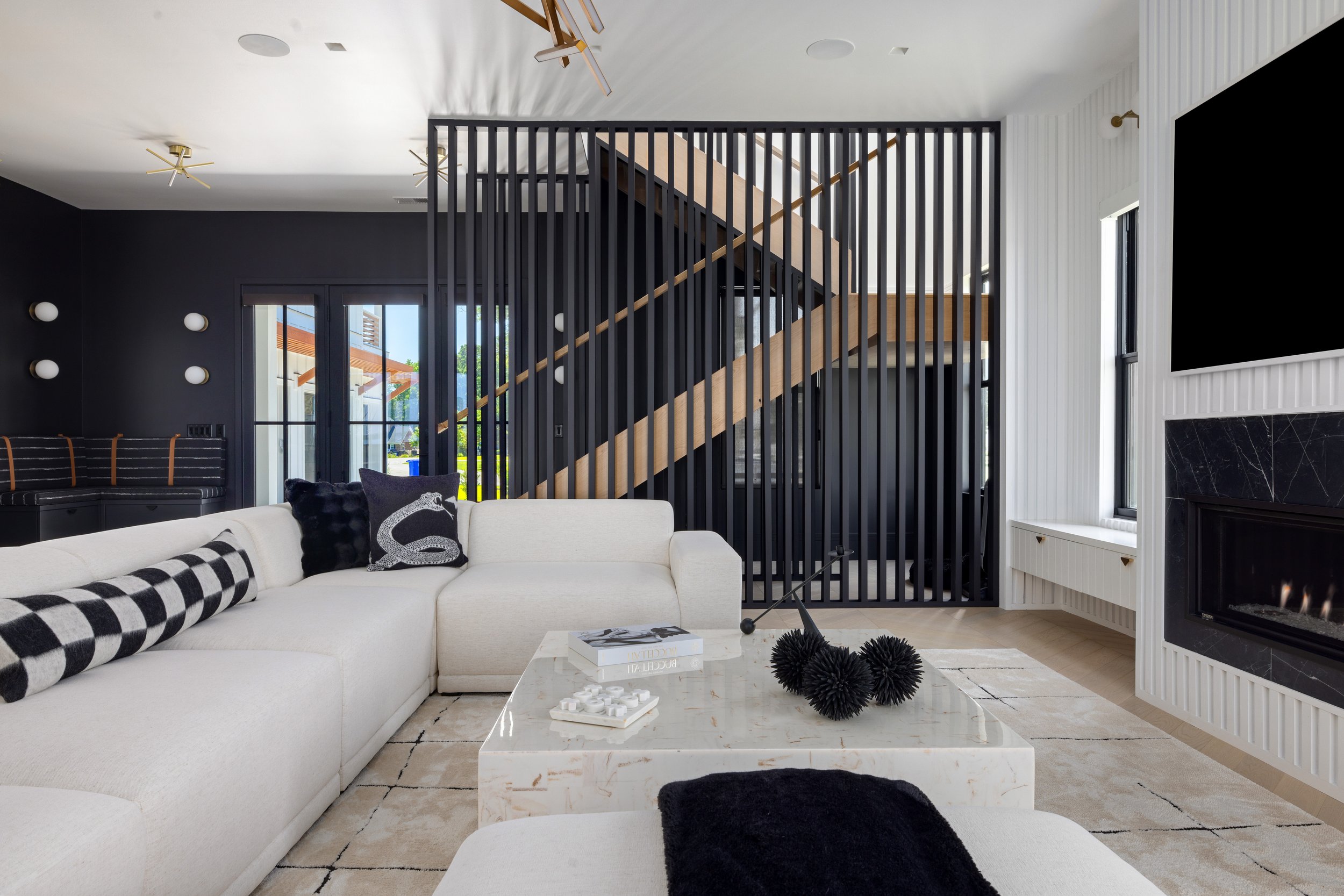 LIVING CABINETRY 