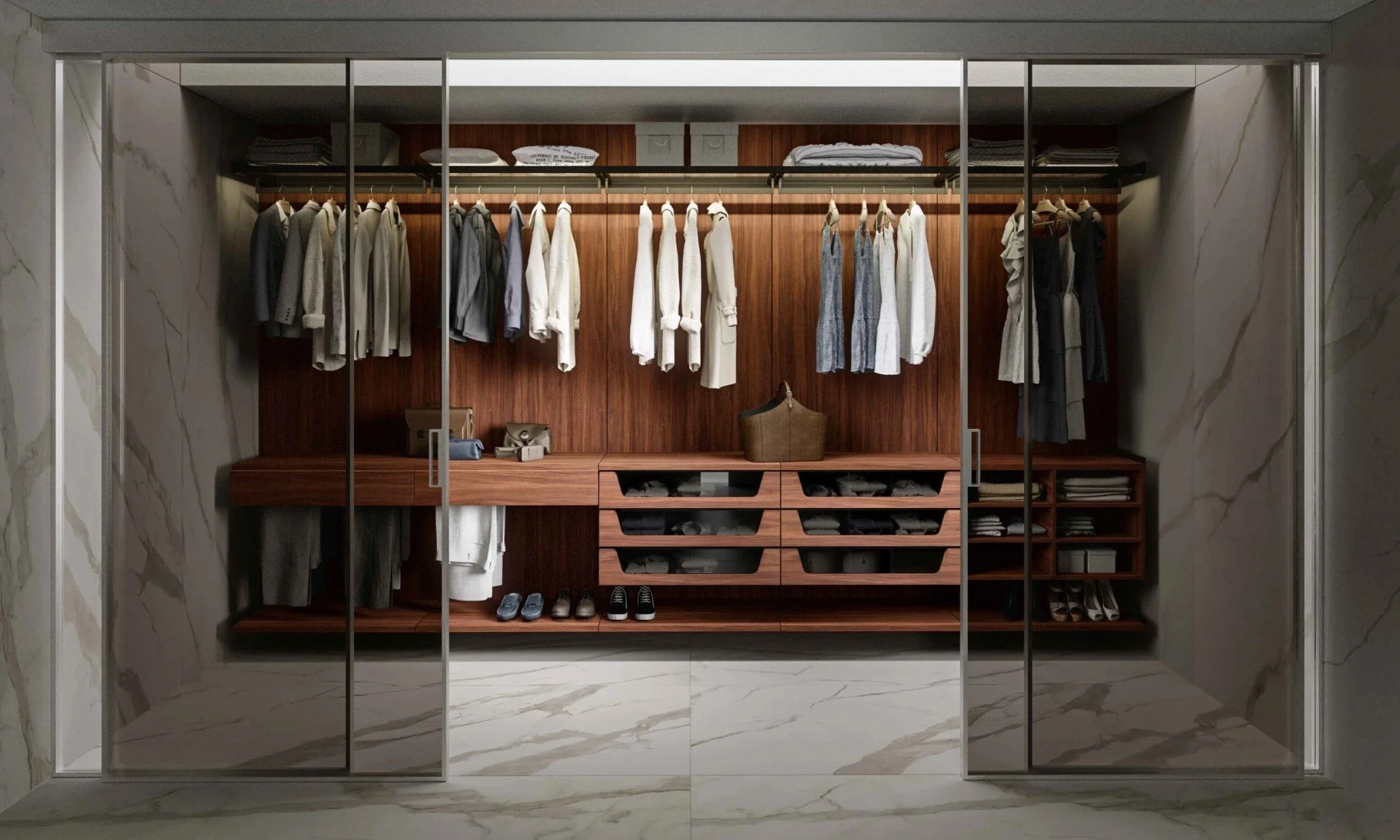 CUSTOM CLOSETS