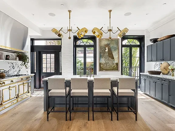 114 waverly kitchen.webp