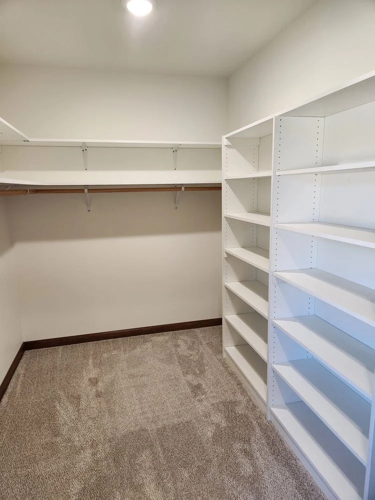 808-WalkinCloset.jpg