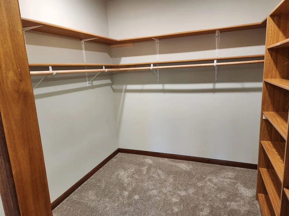 1700-WalkINCloset-2.jpg